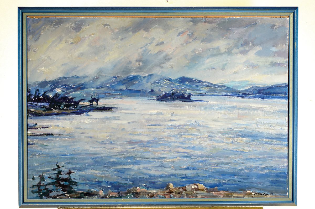 Detail k: J.K. Slidek, datiert (19)60, Seelandschaft mit Gebirge im Hintergrund, Öl/Malkarton, rechts unten signiert, ca. 78x100cm