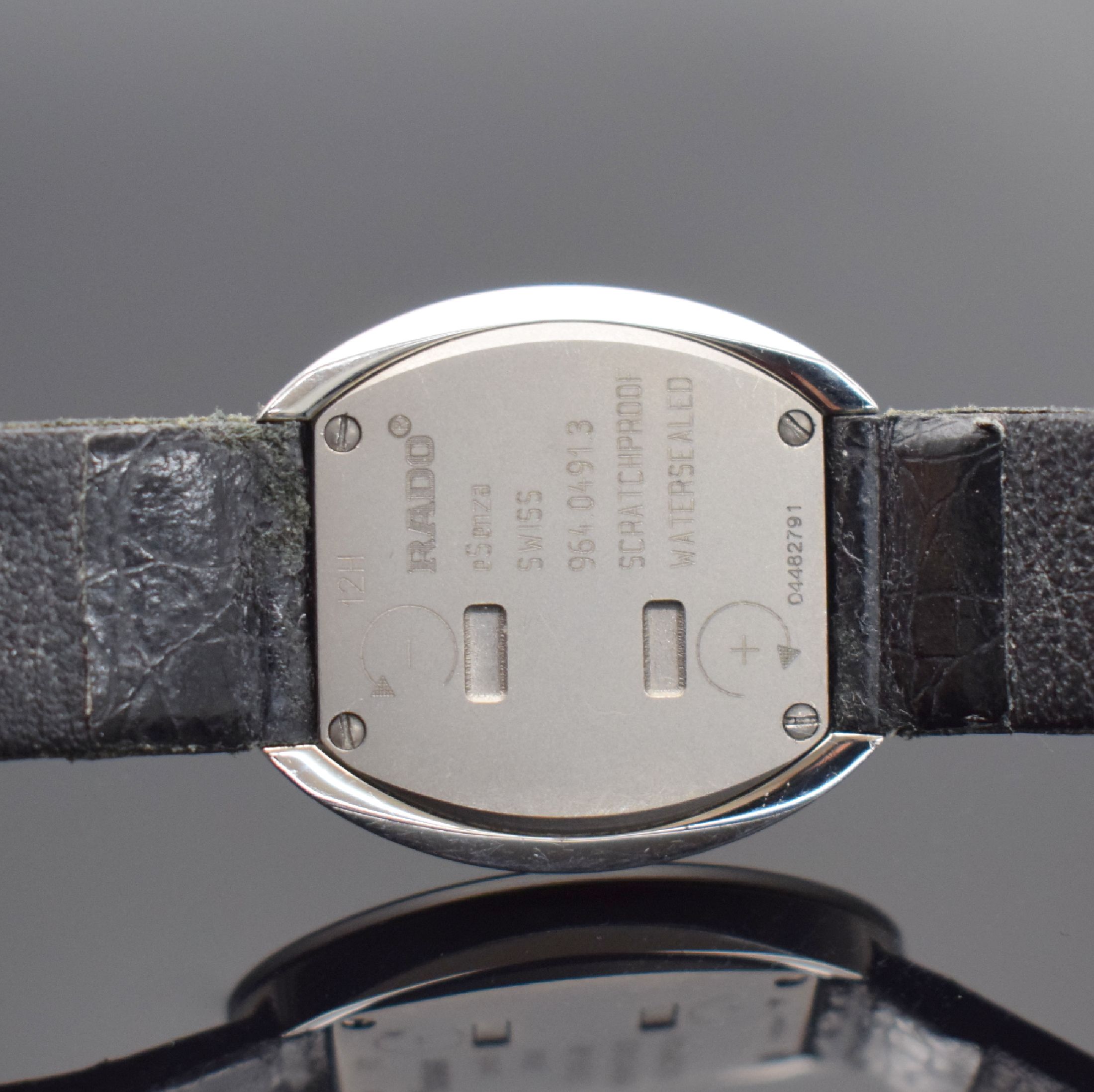 Detail a: RADO Esenza Damenarmbanduhr, Schweiz um 2005, Ref. 964.0491.3, quarz, Metallgeh., Boden verschr., gewölbtes Saphirglas, Anz. v. Std. & Min., orig. ...