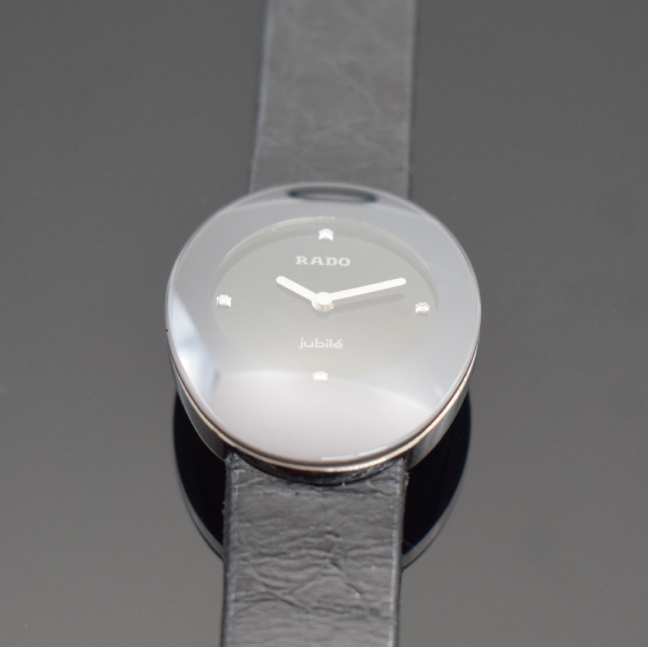 Detail b: RADO Esenza Damenarmbanduhr, Schweiz um 2005, Ref. 964.0491.3, quarz, Metallgeh., Boden verschr., gewölbtes Saphirglas, Anz. v. Std. & Min., orig. ...