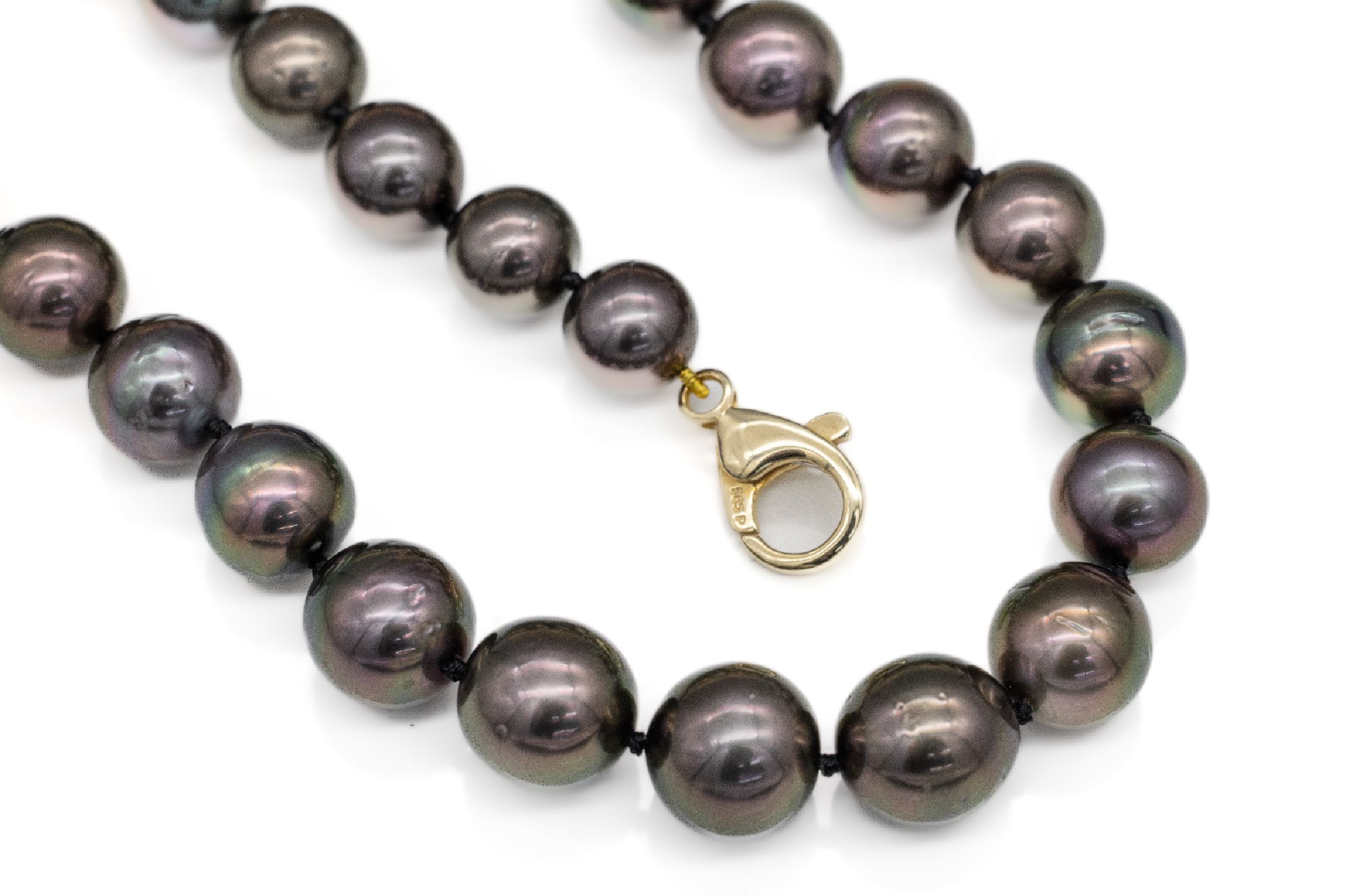 Detail a: Collier aus Tahitizuchtperlen, Karabinerschließe GG 585/000, Perlen im Verlauf, D. ca. 9 - 12 mm, feines braunes Lüster, nat. Merkmale, L. ca. 44 ...