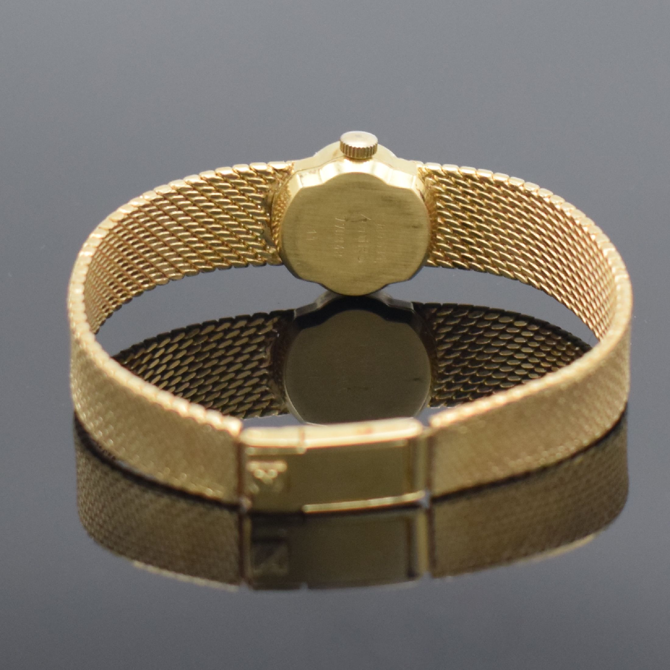 Detail d: ZENTRA Damenarmbanduhr in GG 585/000, Handaufzug, Schweiz um 1965, Boden aufgedr., silb. Zifferbl. m. aufgel. Indizes altersbed. fl., Anz. v. Std. & ...