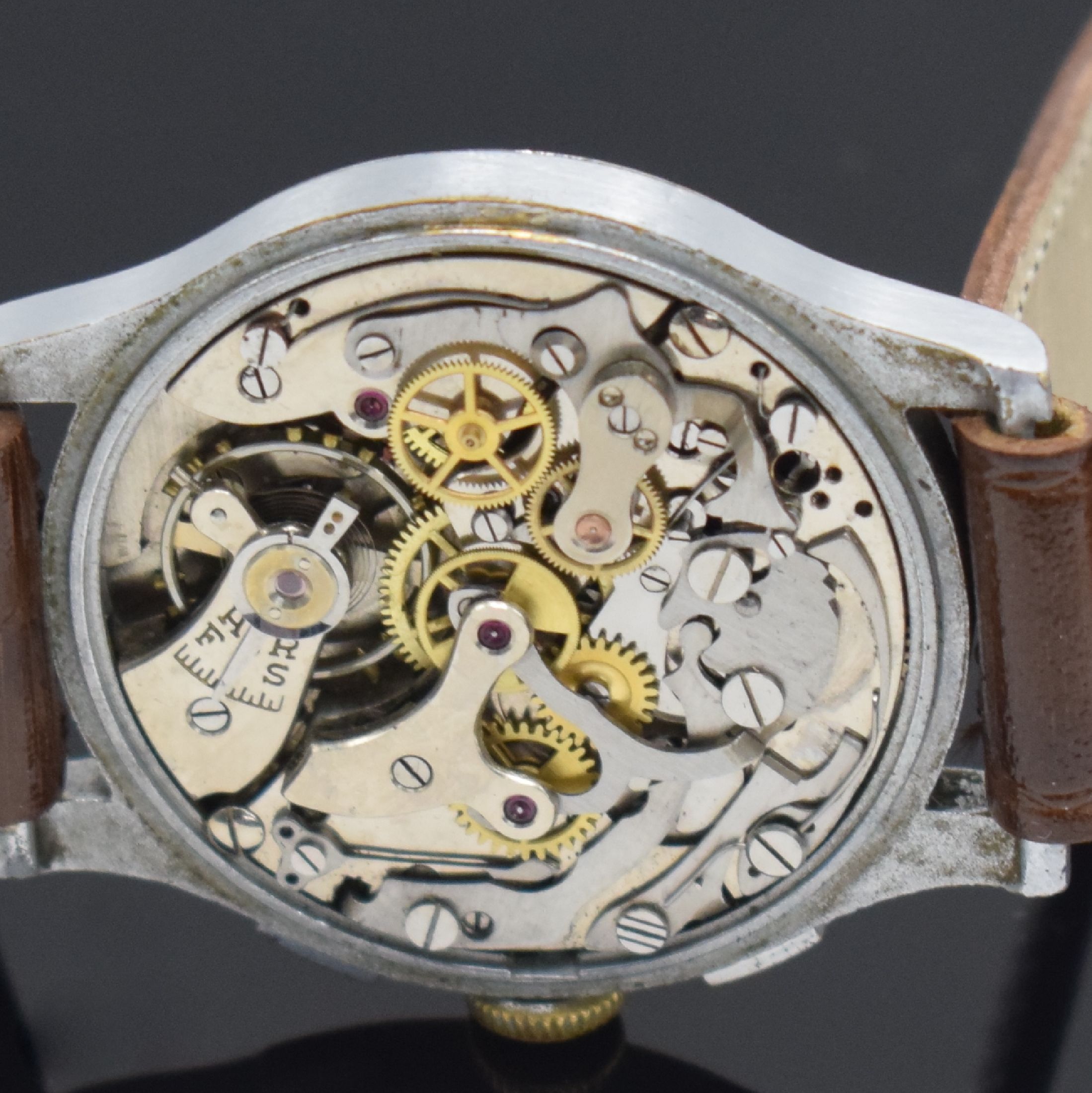 Detail g: SCHWARZ Geneve Herrenarmbanduhr mit Chronograph, Schweiz um 1950, Handaufzug, verchr. Geh., Stahlboden aufgedr., gold. Zifferblatt m. arab. Zahlen, ...