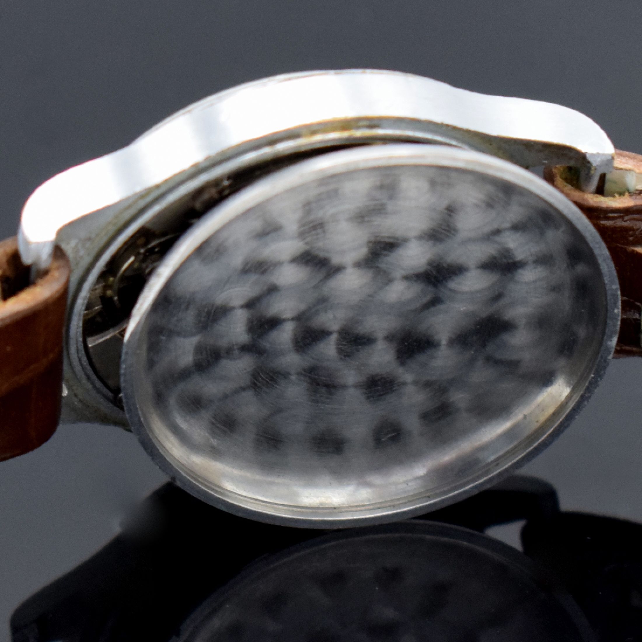 Detail h: SCHWARZ Geneve Herrenarmbanduhr mit Chronograph, Schweiz um 1950, Handaufzug, verchr. Geh., Stahlboden aufgedr., gold. Zifferblatt m. arab. Zahlen, ...