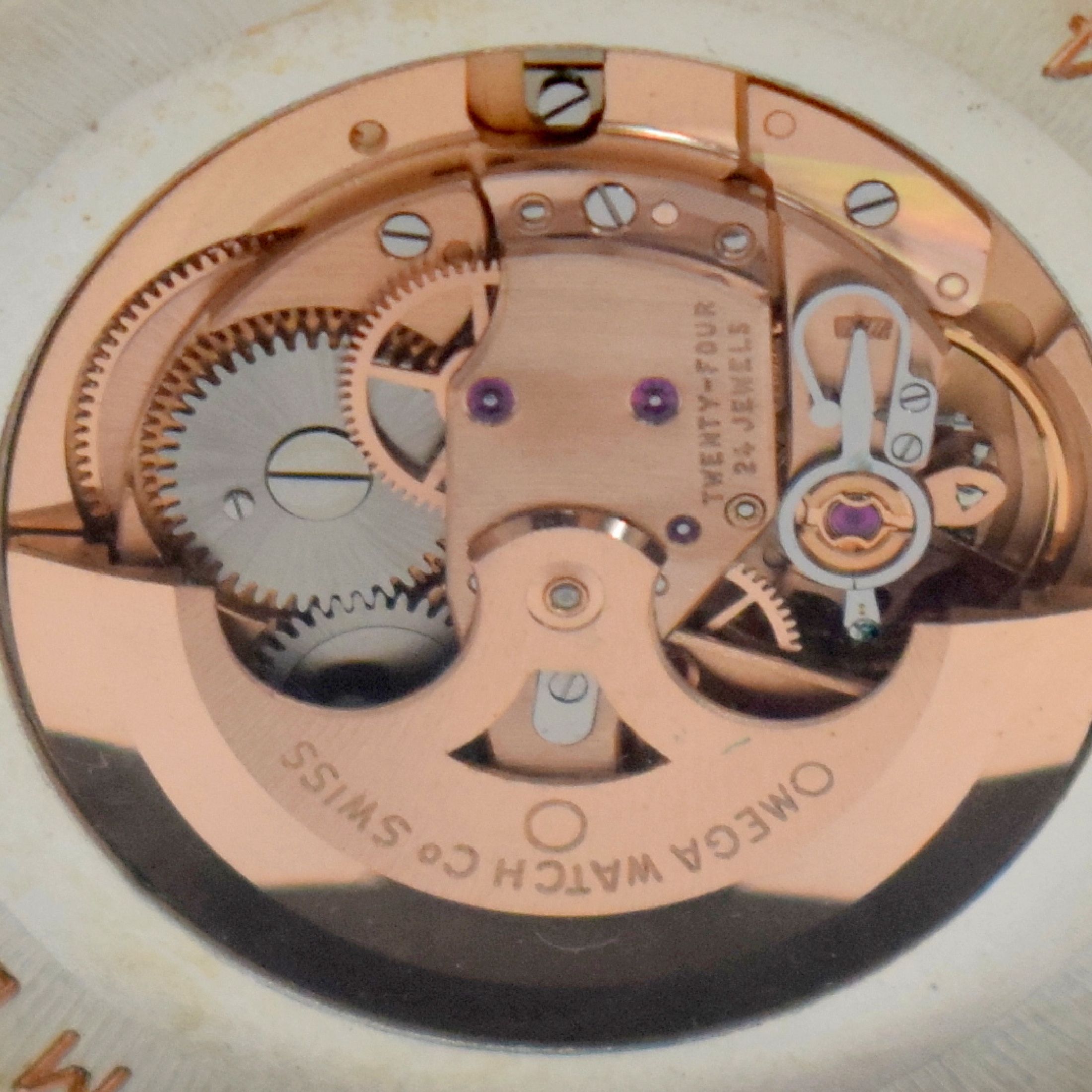 Detail b: OMEGA sehr seltenes & sammelwürdiges Schauwerkim original Präsentations-Gehäuse Kaliber 564, Schweiz um 1968, beids. vergl., gedr. Geh., rotverg. ...