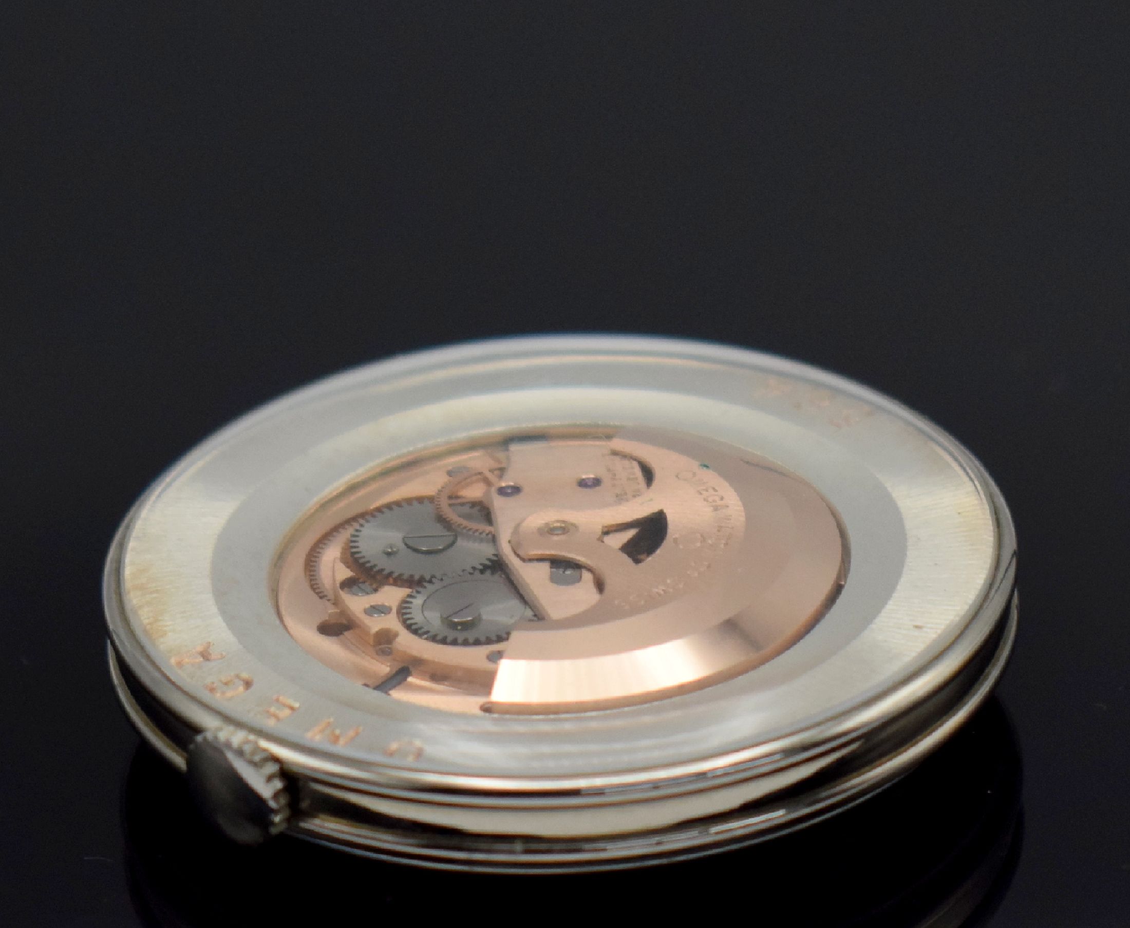 Detail e: OMEGA sehr seltenes & sammelwürdiges Schauwerkim original Präsentations-Gehäuse Kaliber 564, Schweiz um 1968, beids. vergl., gedr. Geh., rotverg. ...