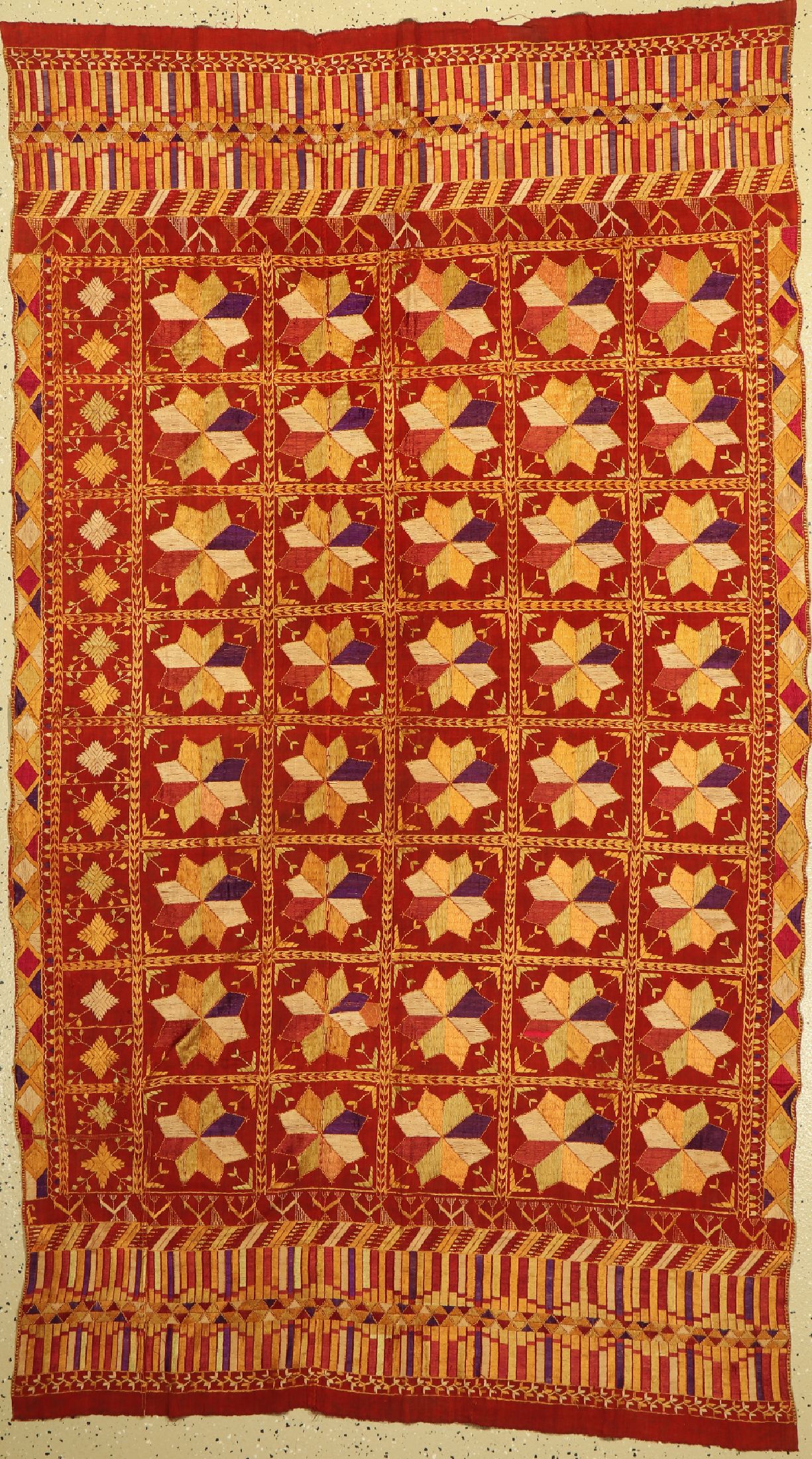Phulkari Stickerei, Indien, um 1900, Seide auf Leine, ca. 215 x 123 cm, EHZ:(Guter Zustand)