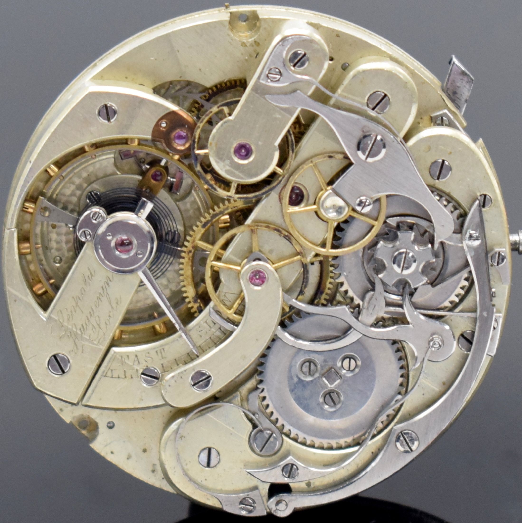 Detail b: HUGUENIN Leopold Locle Chronograph seltenes Taschenuhrwerk in gehobener Qualität, Schweiz um 1890, Nickel-Klobenankerwerk mit großer Komp.-Unruh, ...