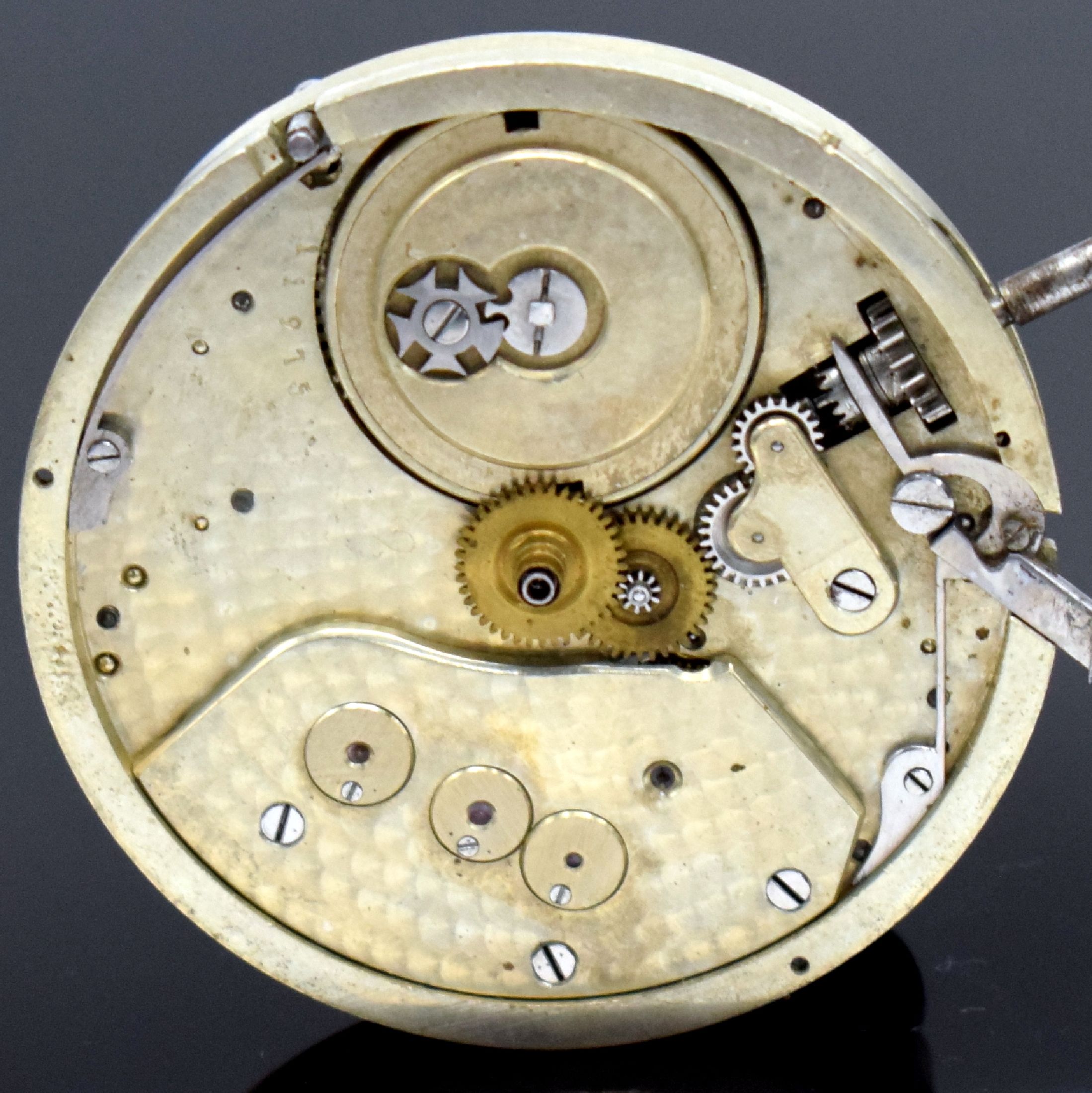 Detail d: HUGUENIN Leopold Locle Chronograph seltenes Taschenuhrwerk in gehobener Qualität, Schweiz um 1890, Nickel-Klobenankerwerk mit großer Komp.-Unruh, ...