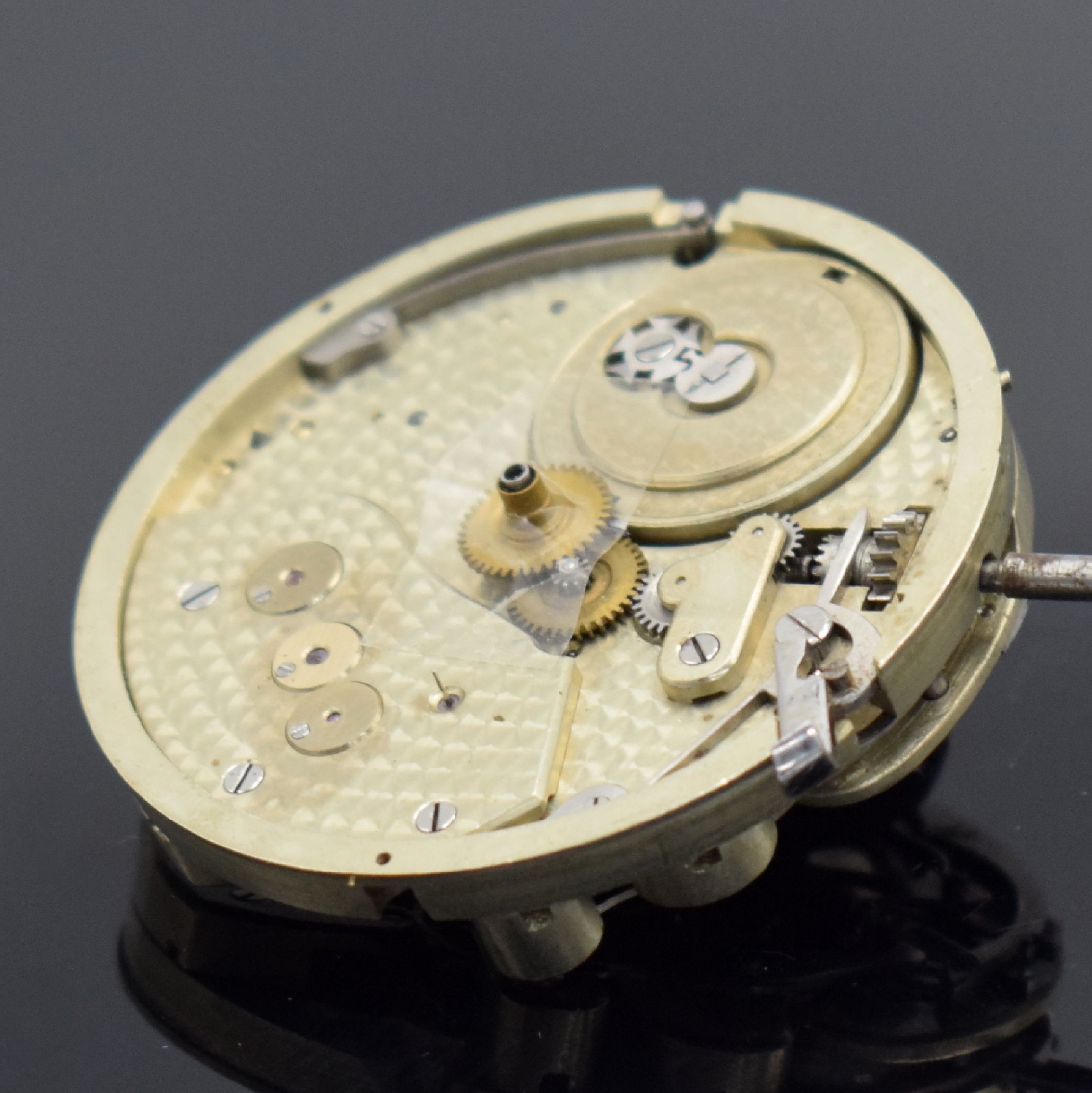 Detail e: HUGUENIN Leopold Locle Chronograph seltenes Taschenuhrwerk in gehobener Qualität, Schweiz um 1890, Nickel-Klobenankerwerk mit großer Komp.-Unruh, ...
