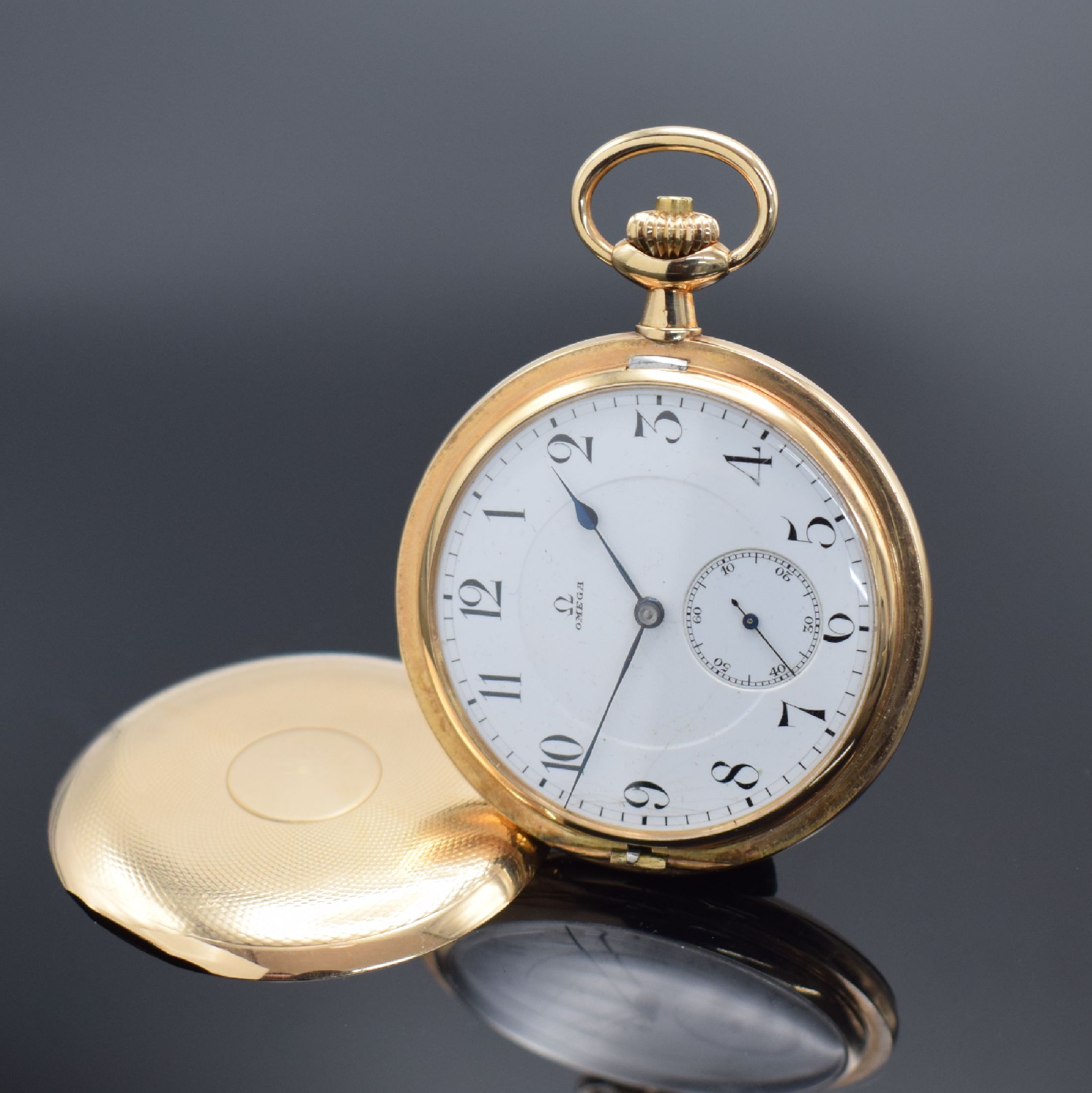 Detail b: OMEGA Savonette in RG 585/000, Schweiz um 1915, 3-Deckel Goldgeh., Sprungdeckel lose (abgebr.), Emailzifferbl. m. arab. Zahlen, gebl. Birnenzeiger, ...