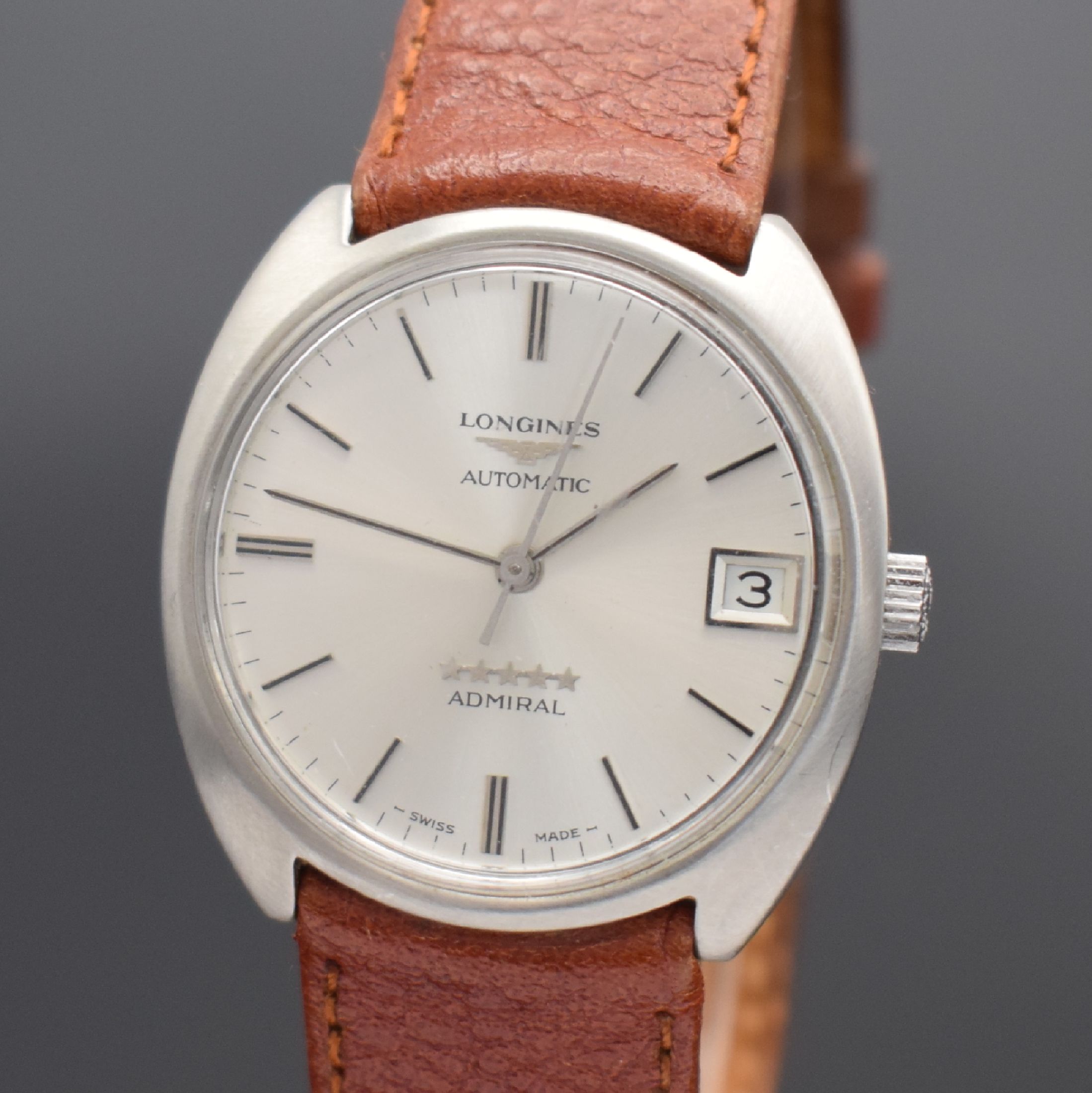 Detail a: LONGINES Admiral Herrenarmbanduhr in Stahl, Schweiz um 1965, Automatik, Ref. 3007-1, Monocoque-Geh., silb. Zifferbl. mit aufges. silb. Indexen, silb. ...