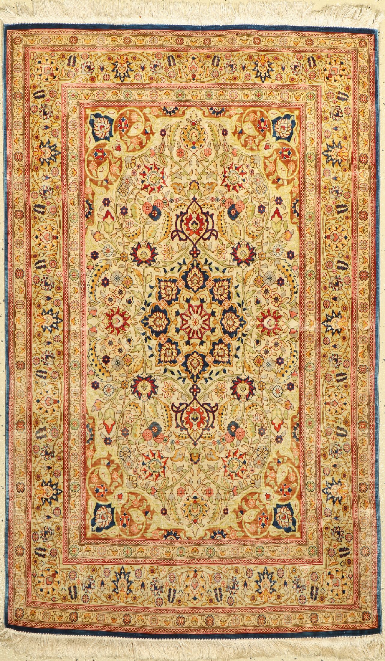 Hereke Seide fein, signiert, Türkei, um 1950, reine Naturseide, ca. 140 x 85 cm, ca. 1,0 Mio. Kn/qm, EHZ:(Guter Zustand)