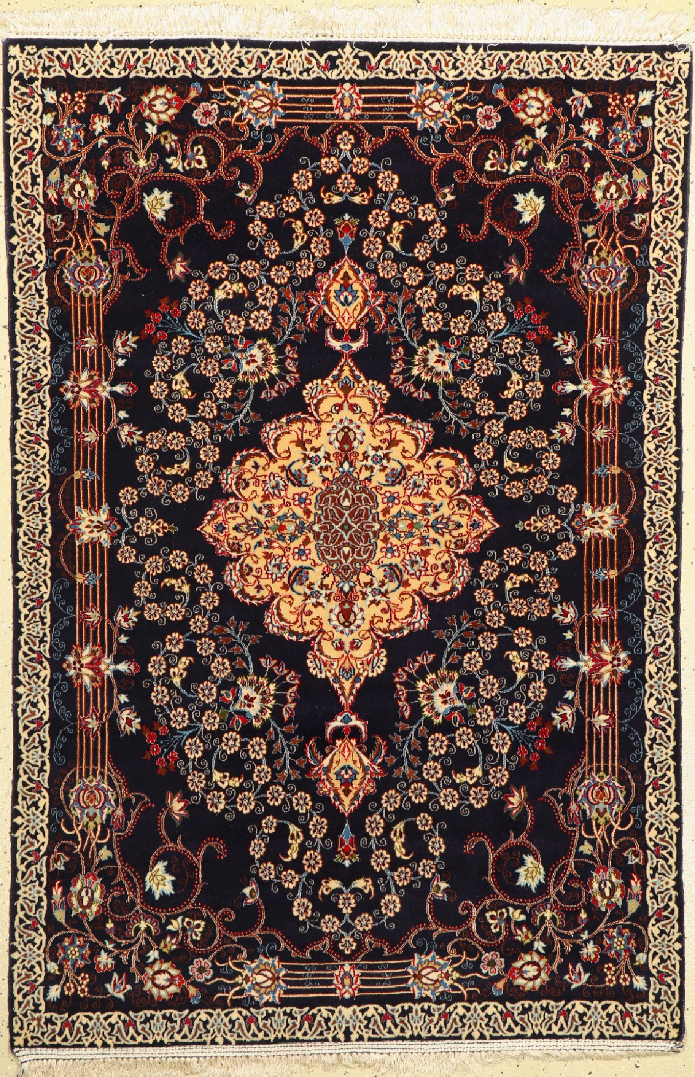 Esfahan fein, Persien, ca. 40 Jahre, Korkwolle mit und auf Seide, ca. 160 x 110 cm,ca. 1,0 Mio. Kn/qm, EHZ:(Sehr guter Zustand)