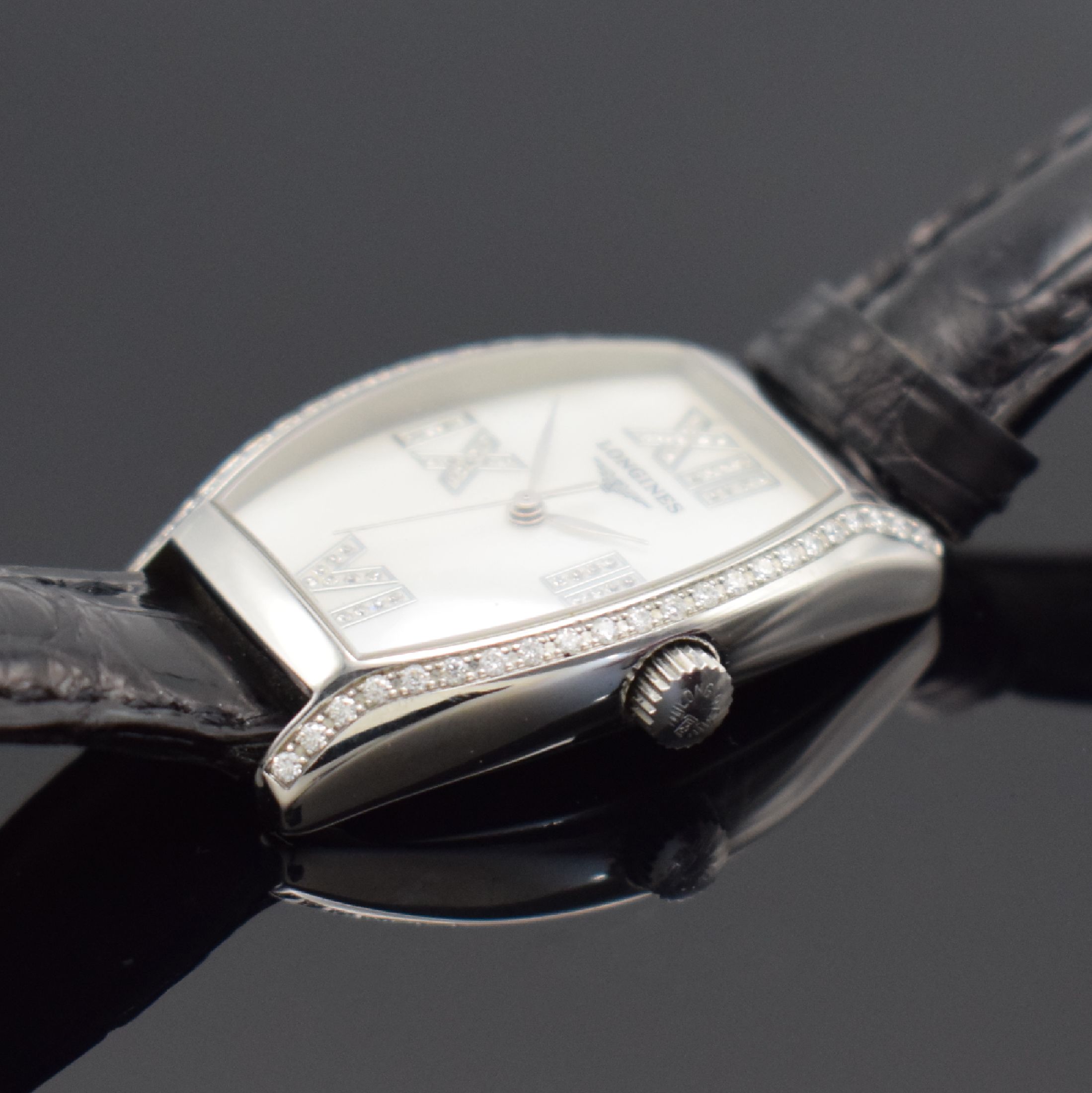 Detail c: LONGINES Damenarmbanduhr Evidenza Referenz L2.155.0.07.2, quarz, tonneauförmiges Edelstahlgeh. inkl. Lederband m. orig. Dornschl., Boden 4-fach ...