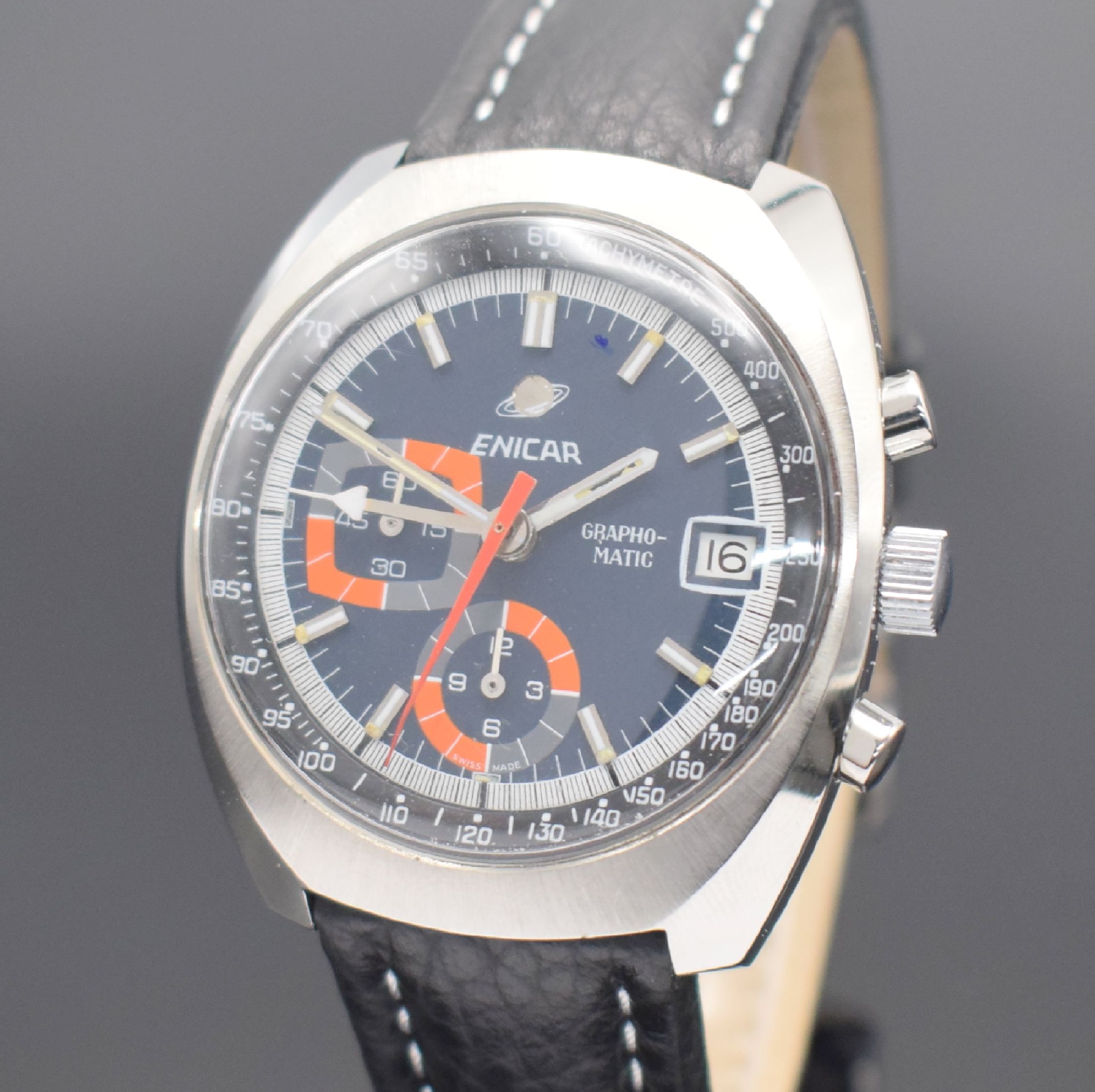 Detail a: ENICAR Grapho-Matic Herrenarmbanduhr mit Chronograph in Stahl, Schweiz 1970er Jahre, Automatik, Boden verschr., blaues Zifferbl. m. aufges. ...
