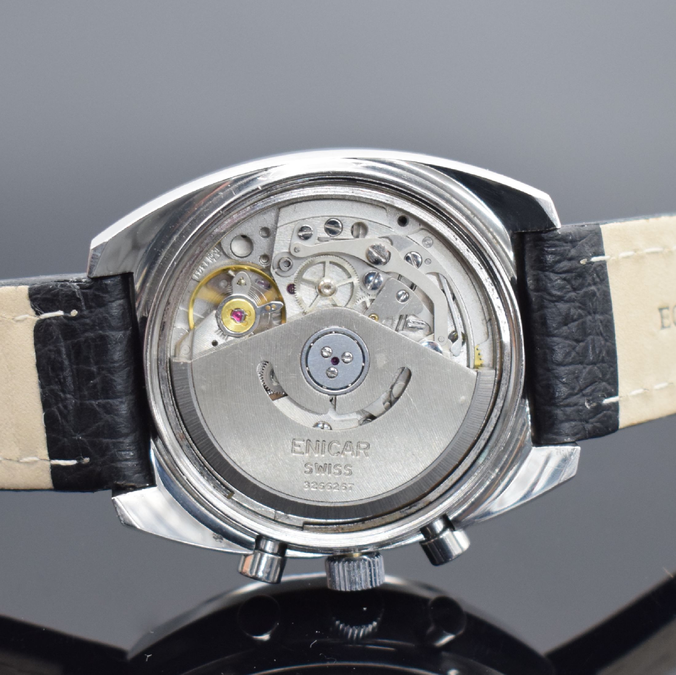 Detail e: ENICAR Grapho-Matic Herrenarmbanduhr mit Chronograph in Stahl, Schweiz 1970er Jahre, Automatik, Boden verschr., blaues Zifferbl. m. aufges. ...