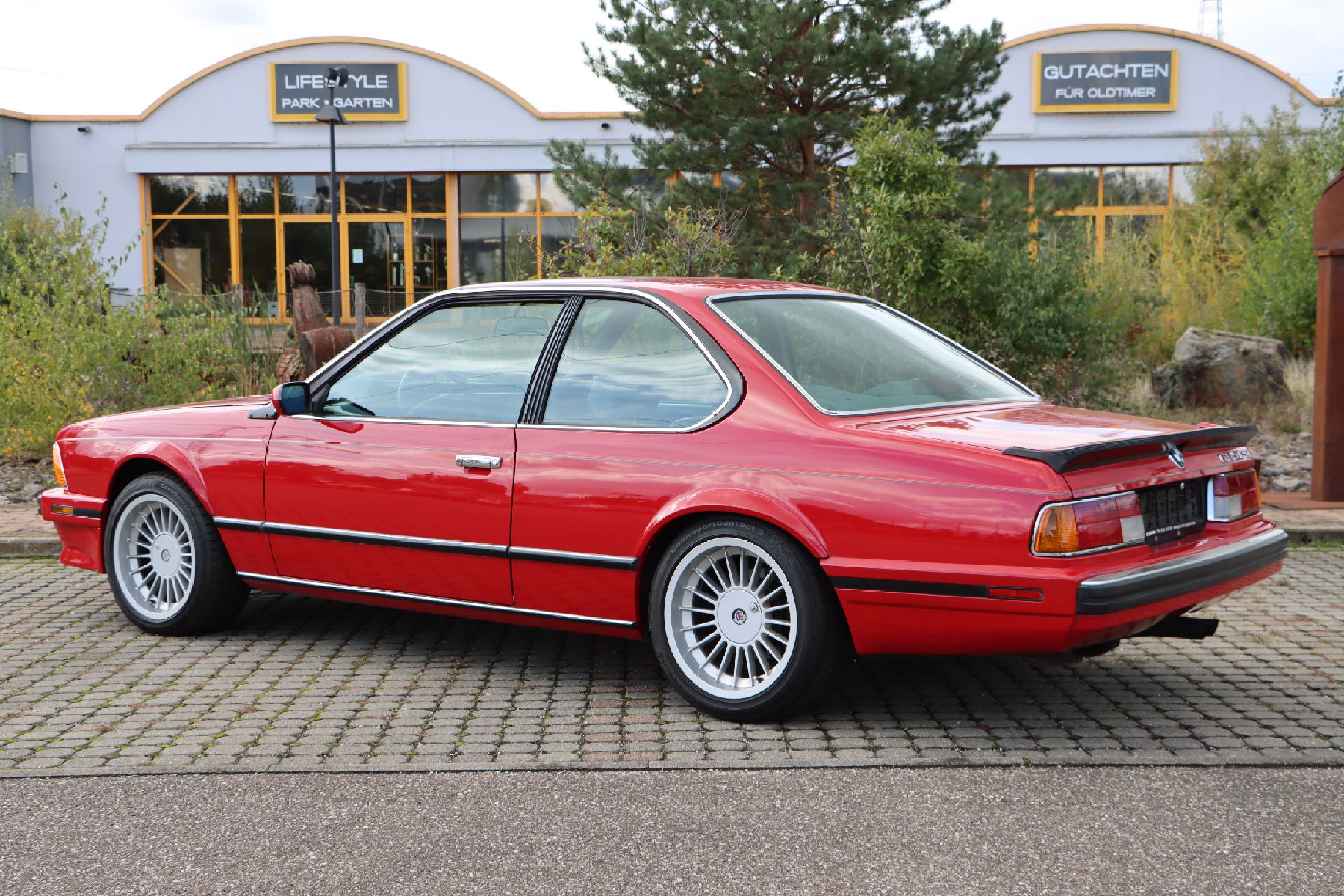 Detail b: 1988 BMW 635 CSI, Chassis Nr.: WBAEC8411J3267286 Dieser BMW 635 CSI Automatik mit Tempomat präsentiert sich in Original - Lackierung in BMW ...