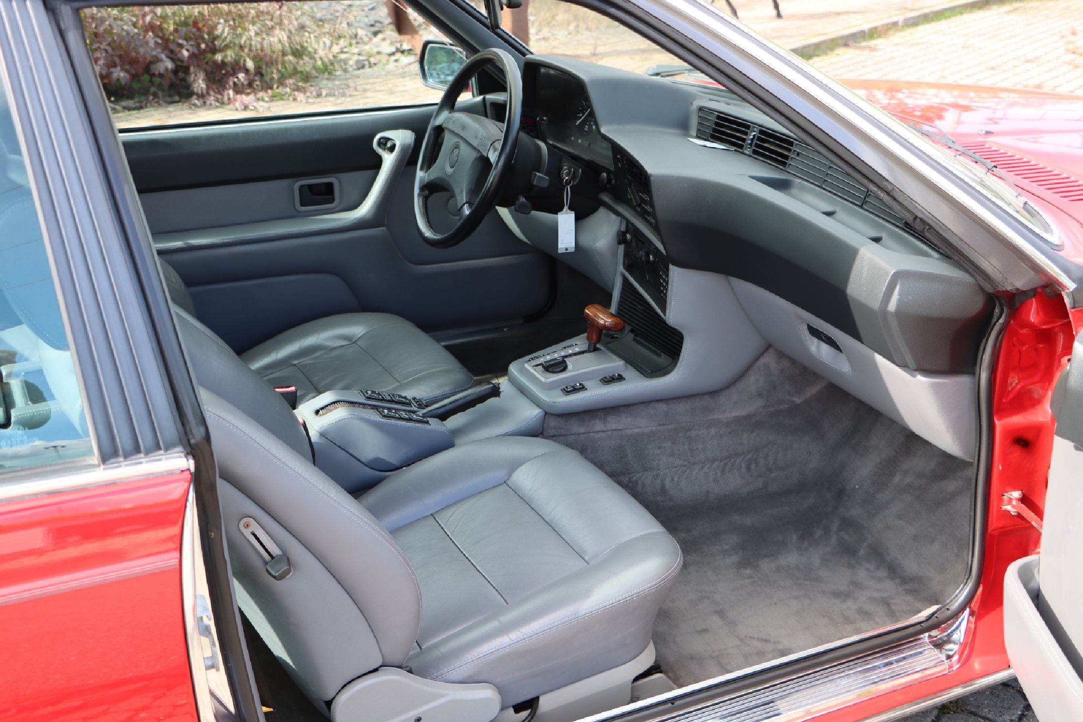 Detail e: 1988 BMW 635 CSI, Chassis Nr.: WBAEC8411J3267286 Dieser BMW 635 CSI Automatik mit Tempomat präsentiert sich in Original - Lackierung in BMW ...
