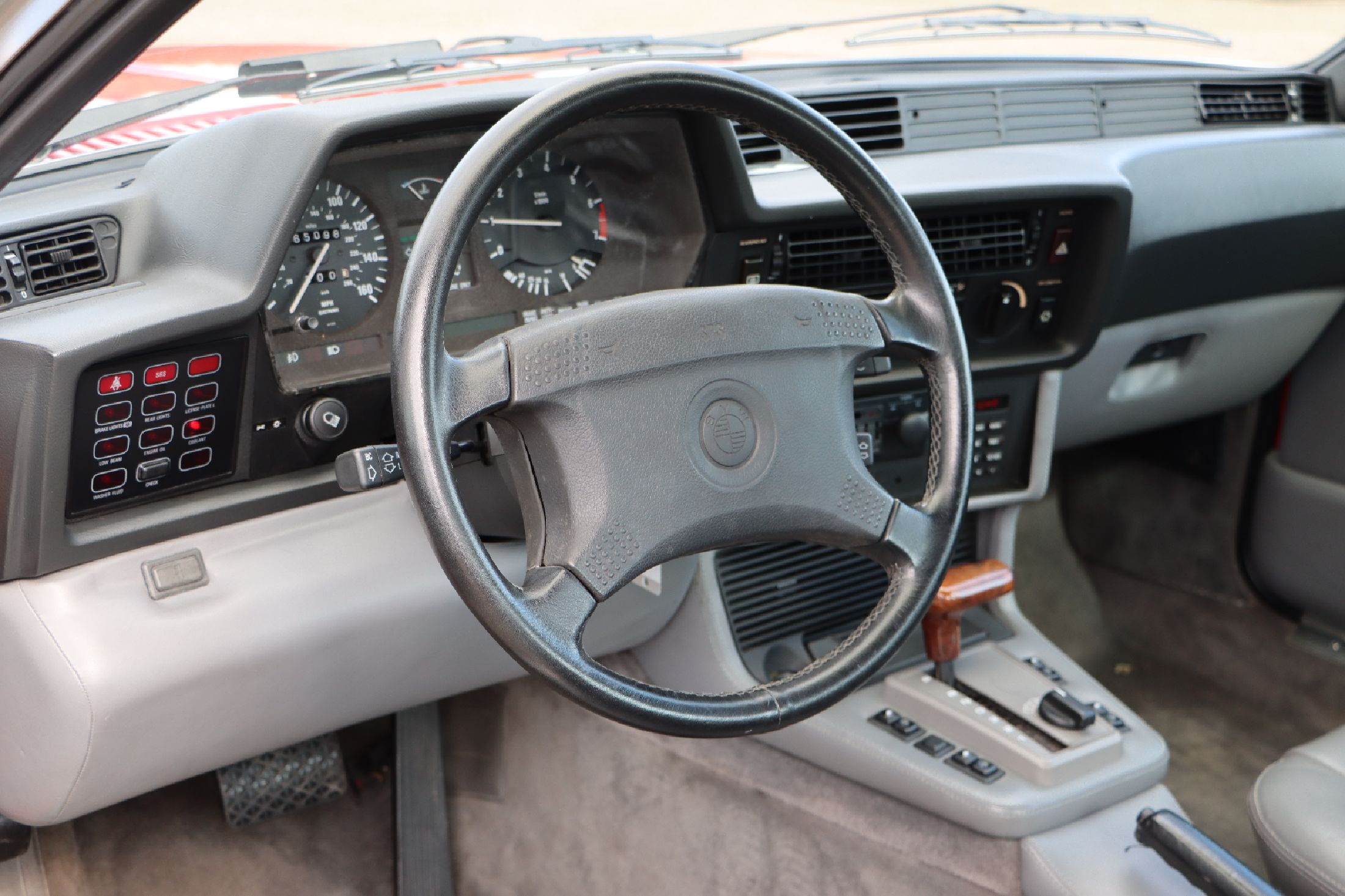 Detail f: 1988 BMW 635 CSI, Chassis Nr.: WBAEC8411J3267286 Dieser BMW 635 CSI Automatik mit Tempomat präsentiert sich in Original - Lackierung in BMW ...