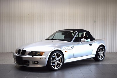 26487885b - BMW Z3 Roadster, year of manufacture 06/2001, chassis number: WBACN51080LL20365, mileage approximately 85.000 km, 170 kW/231 PS, automatic transmission, exterior color silver, interior leather red/black, imported from Japan, customs cleared, VAT deductible