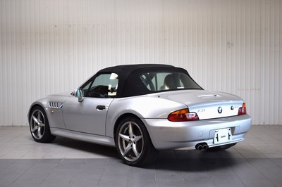 26487885c - BMW Z3 Roadster, year of manufacture 06/2001, chassis number: WBACN51080LL20365, mileage approximately 85.000 km, 170 kW/231 PS, automatic transmission, exterior color silver, interior leather red/black, imported from Japan, customs cleared, VAT deductible