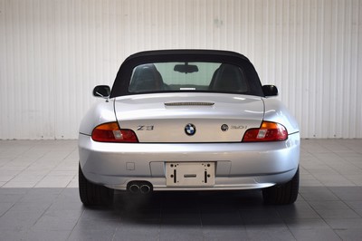26487885d - BMW Z3 Roadster, year of manufacture 06/2001, chassis number: WBACN51080LL20365, mileage approximately 85.000 km, 170 kW/231 PS, automatic transmission, exterior color silver, interior leather red/black, imported from Japan, customs cleared, VAT deductible