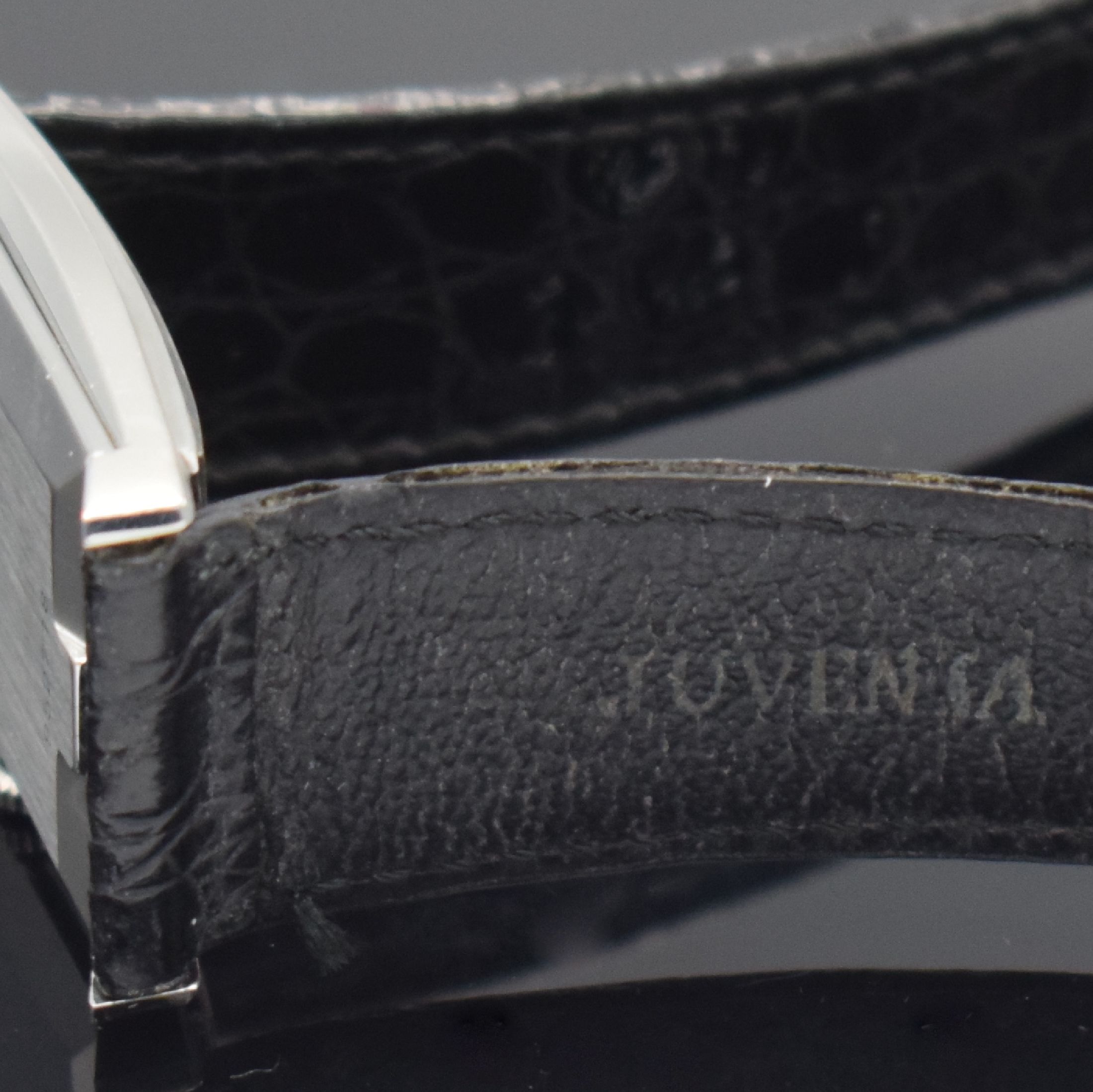 Detail d: JUVENIA gut erhaltene Armbanduhr mit original Band & Dornschließe in Stahl, Schweiz um 1965, Handaufzug, 2-teil. sign. Geh., Boden aufgedr., silb. ...