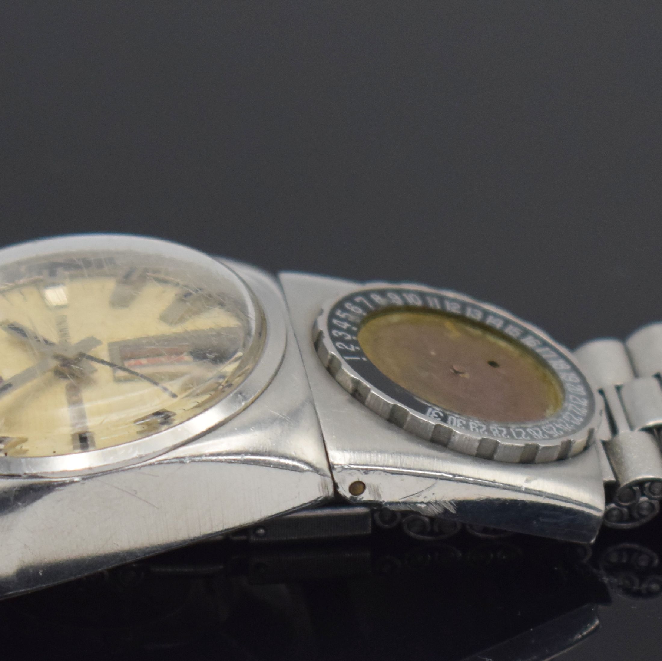 Detail f: RADO Planning sehr seltene Herrenarmbanduhr mit Kalender Referenz 11800, Schweiz um 1970, Automatik, massives pultförmiges Gehäuse in Edelstahl, ...