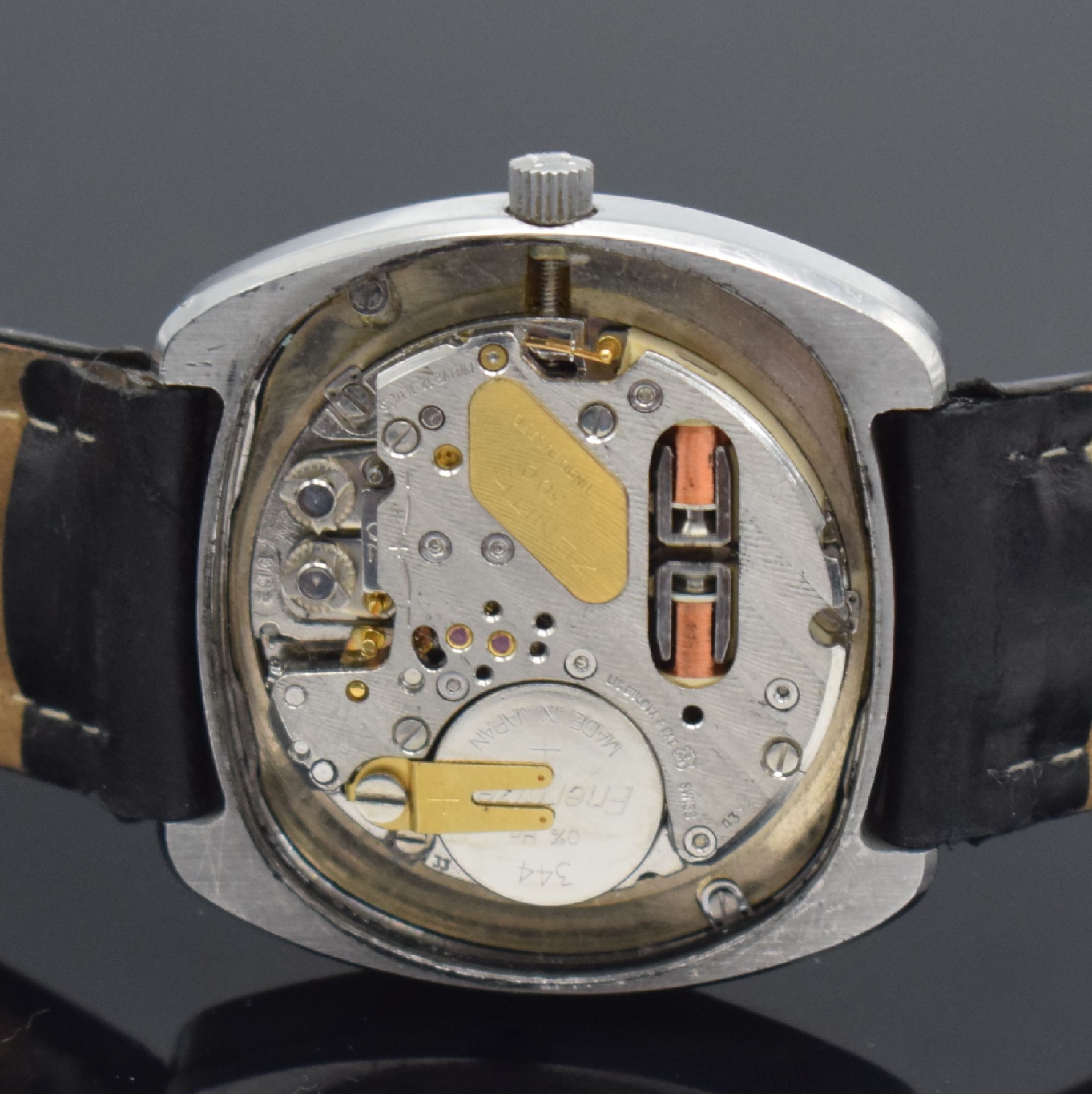 Detail e: MOVADO ZENITH XL-Tronic Herrenarmbanduhr mit Stimmgabelschwinger Kaliber 50.0, Schweiz um 1970, massives 2-teil. Geh., Boden aufgedr., silb. strukt. ...