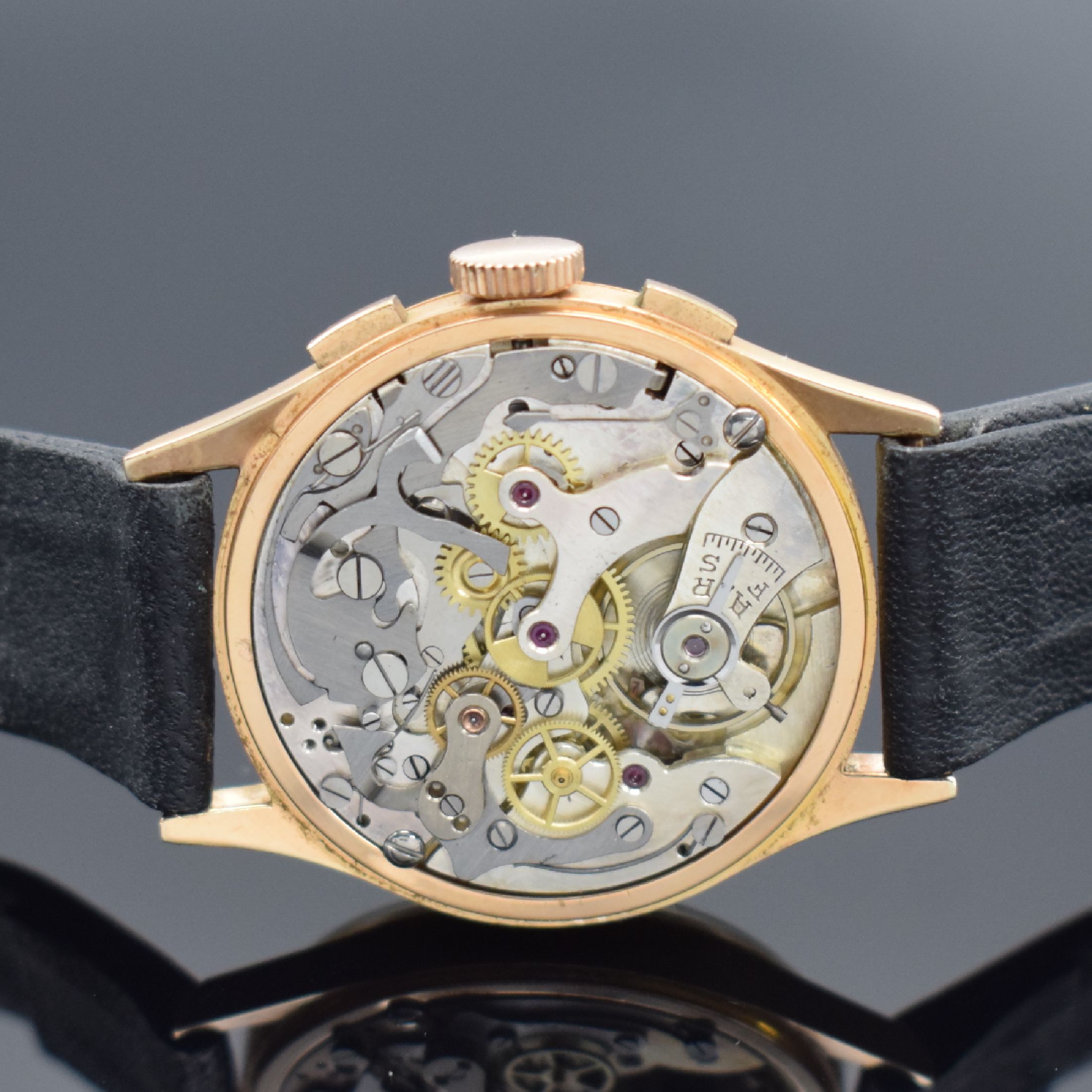 Detail d: Herrenchronograph in RG 750/000 Kaliber Landeron, Schweiz um 1945, Handaufzug, Geh. dell., Boden aufgedr., schönes originales silb. Duoton-Zifferbl. ...