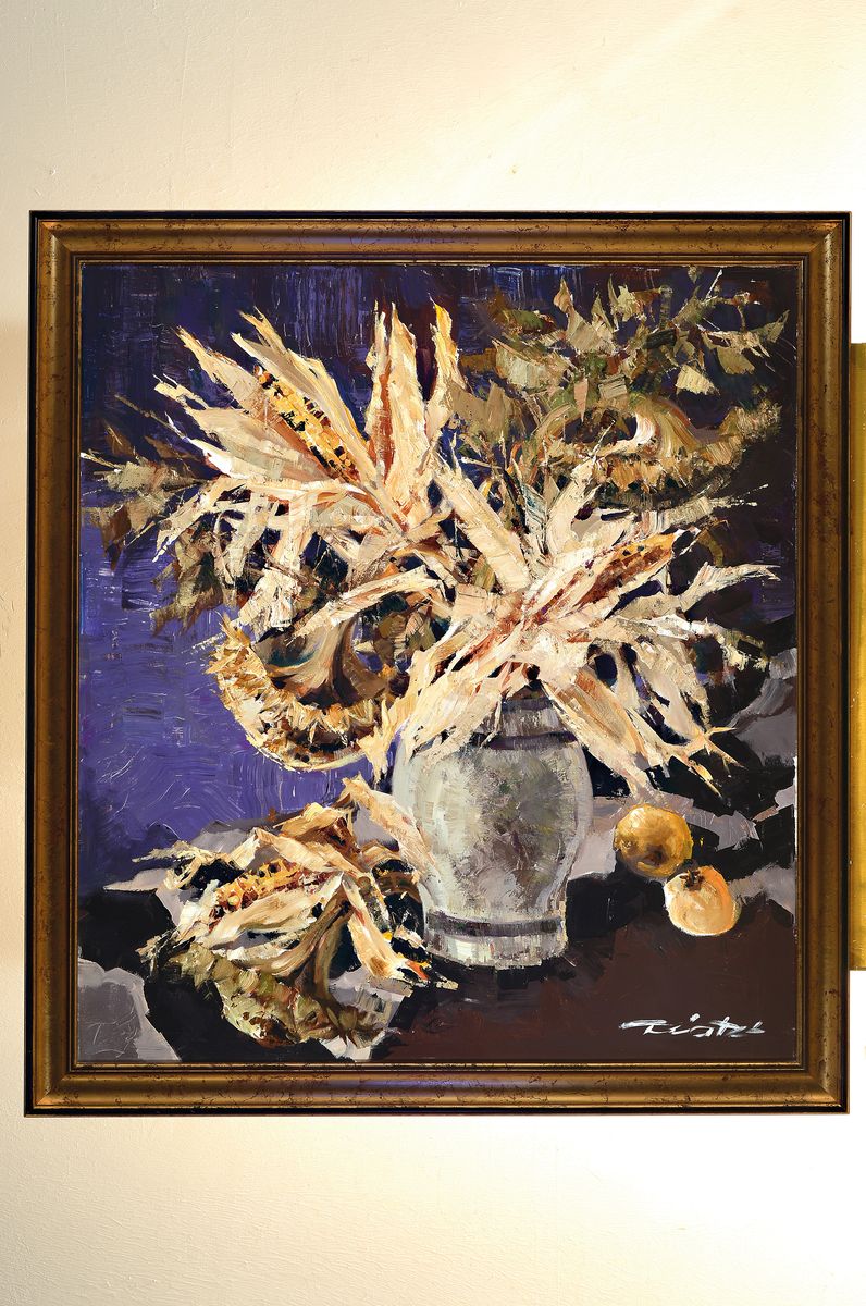 Detail k: Robert Trätzl, 1913-1986 München, Blumenstillleben mit Sonnenblumen, Maiskolben und Äpfeln auf kobaltblau-violettem Grund, Öl/Lwd, rechts unten ...