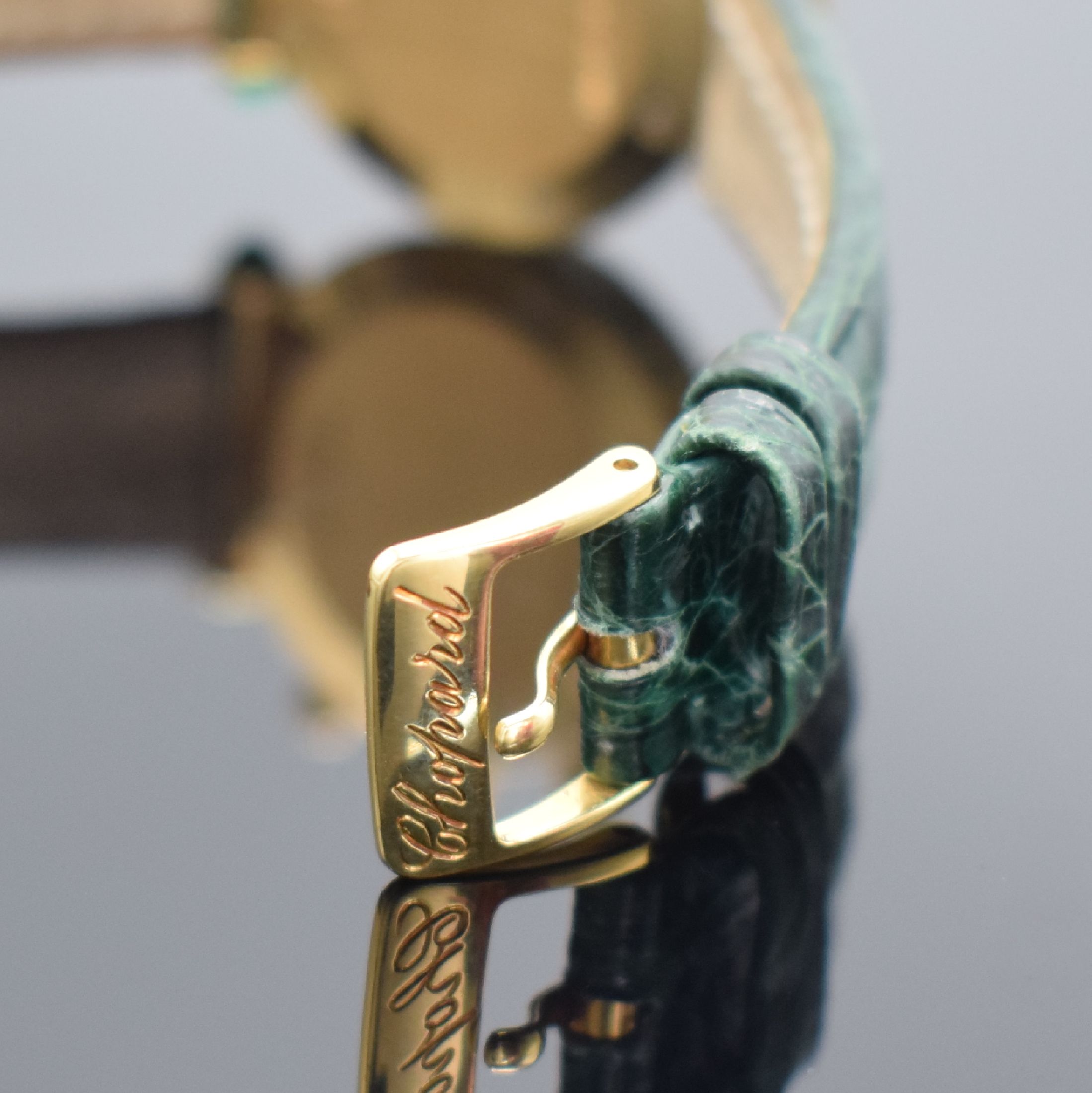 Detail b: CHOPARD Imperiale Damenarmbanduhr in 750/000 GG Referenz 38/3157-22 mit Chronograph, Schweiz um 1995, quarz, massives Goldgeh., Bandanst., Krone & ...