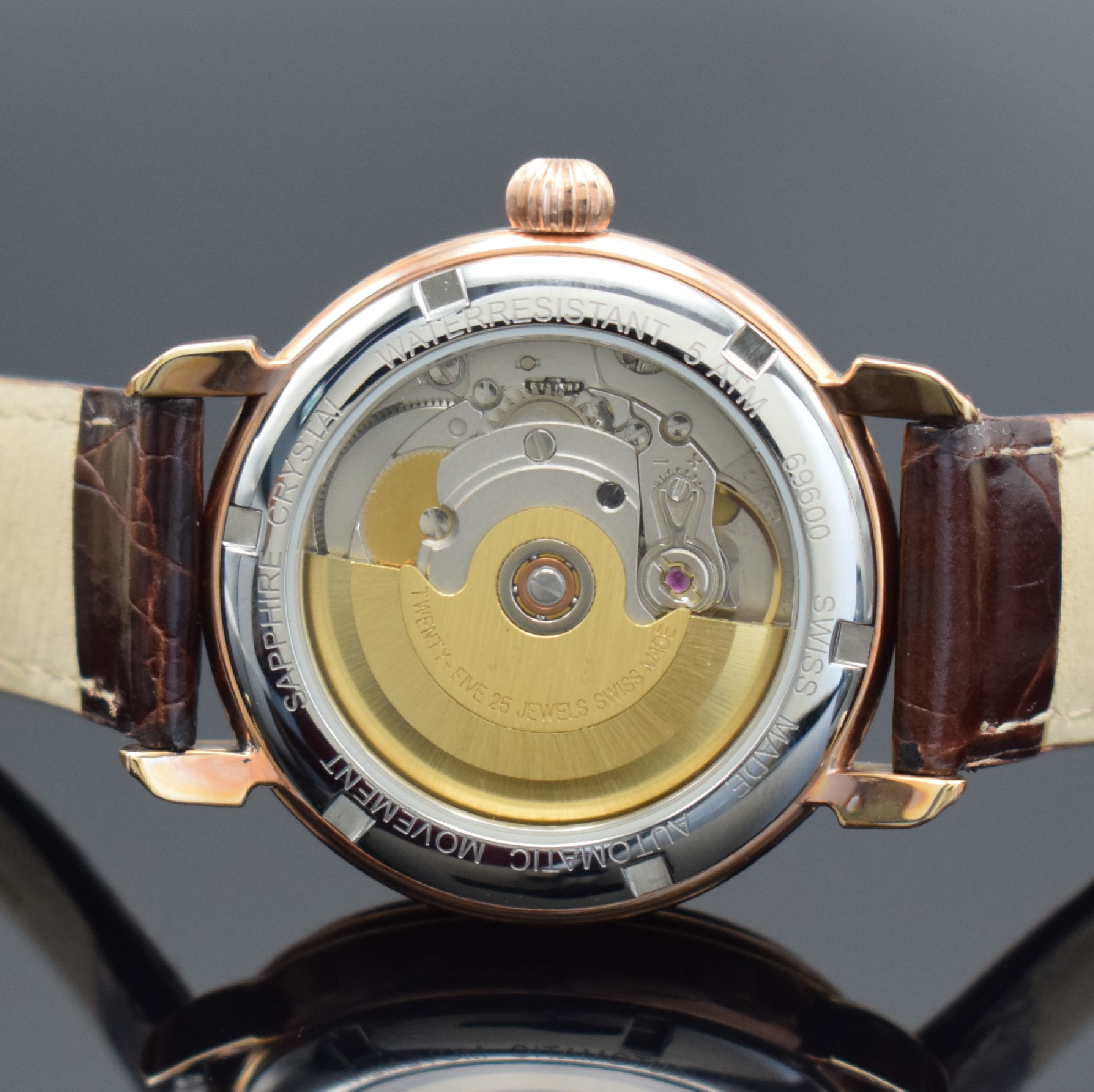 Detail c: KOLLER vergoldete Herrenarmbanduhr, Schweiz aktuelle Produktion, Automatik, Ref. 69600, beids. vergl. Geh., weißes Zifferblatt Design von M. Koller ...