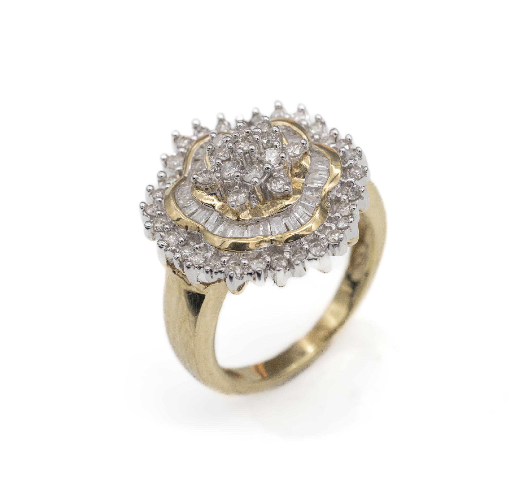 10 kt Gold Diamant-Ring, GG/WG 417/000, 43 Brillanten und 35 Diamantbaguettes zus. ca. 1.20 ct Weiß/p, RW 55, ca. 6.3 g