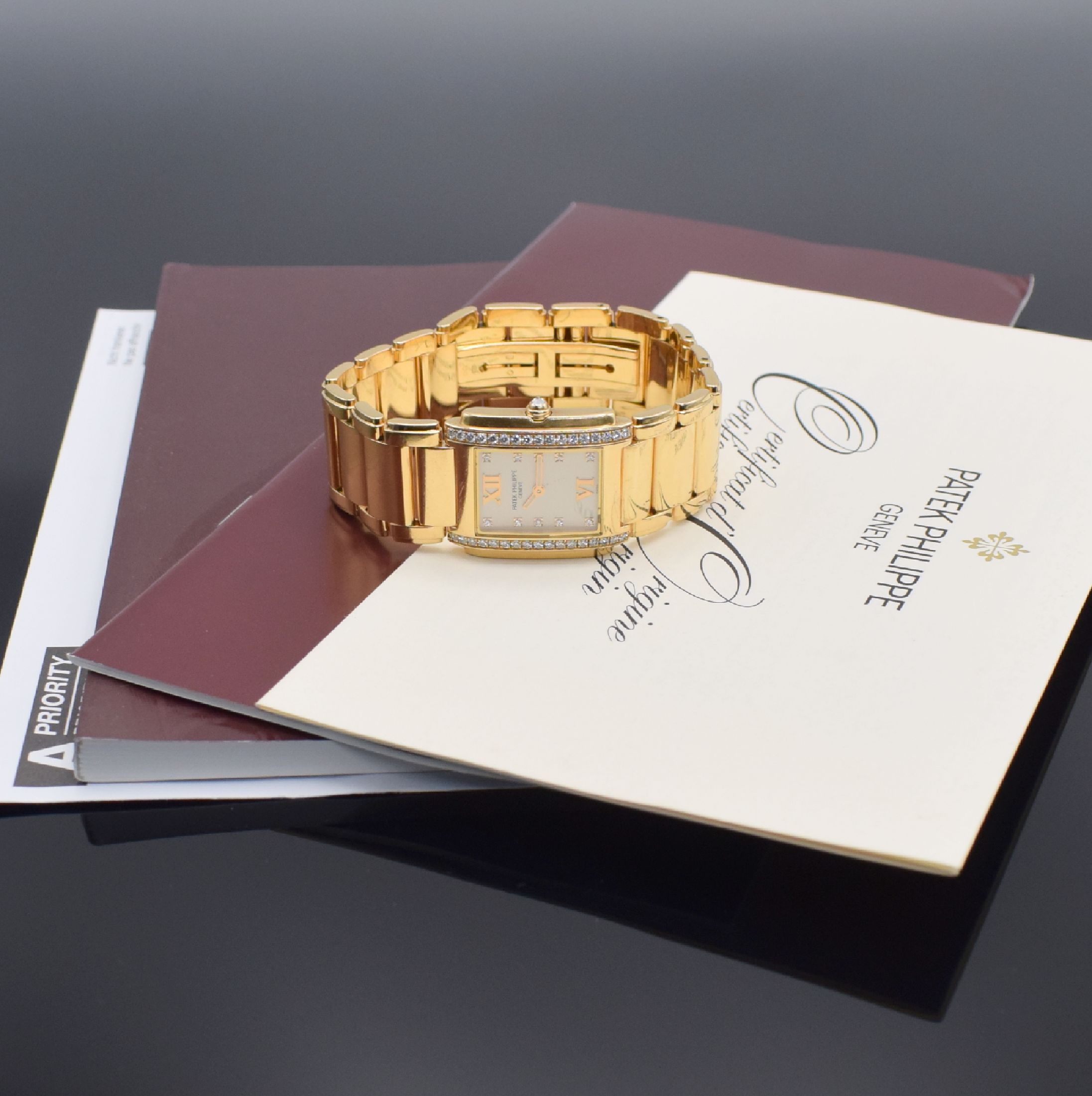 Detail f: PATEK PHILIPPE Damenarmbanduhr Serie Twenty-4 in Roségold 750/000 Referenz 4910/11R, Gliederband m. dopp. Faltschl., Geh. aufw. m. Brillanten bes., ...