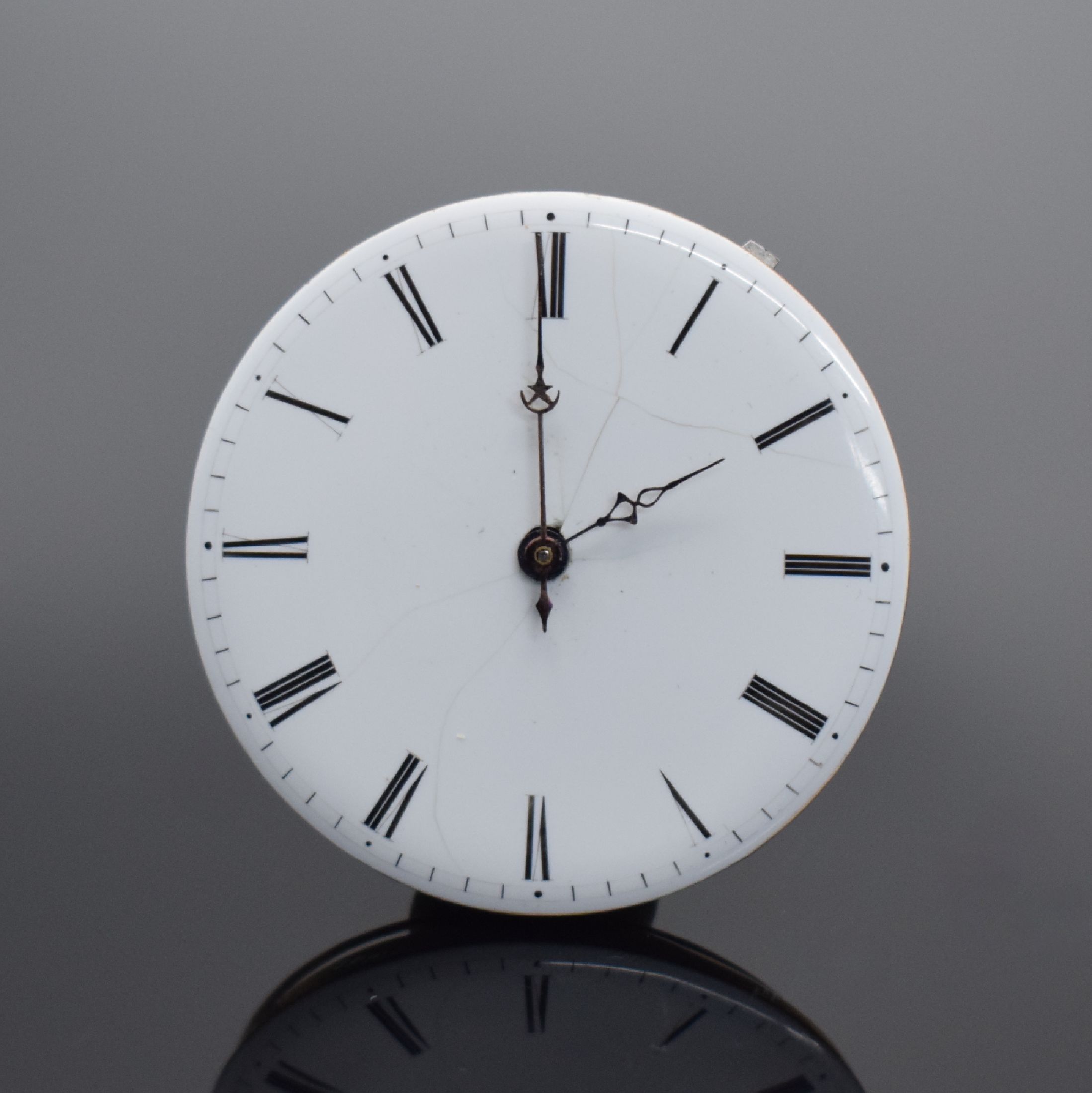 Detail b: Taschenuhrwerk mit 1/4 Repetition, Schweiz um 1860, Emailzifferbl. m. röm. Zahlen riss., verg. Brückenwerk m. Schlüsselaufzug, Schlag auf 2 ...