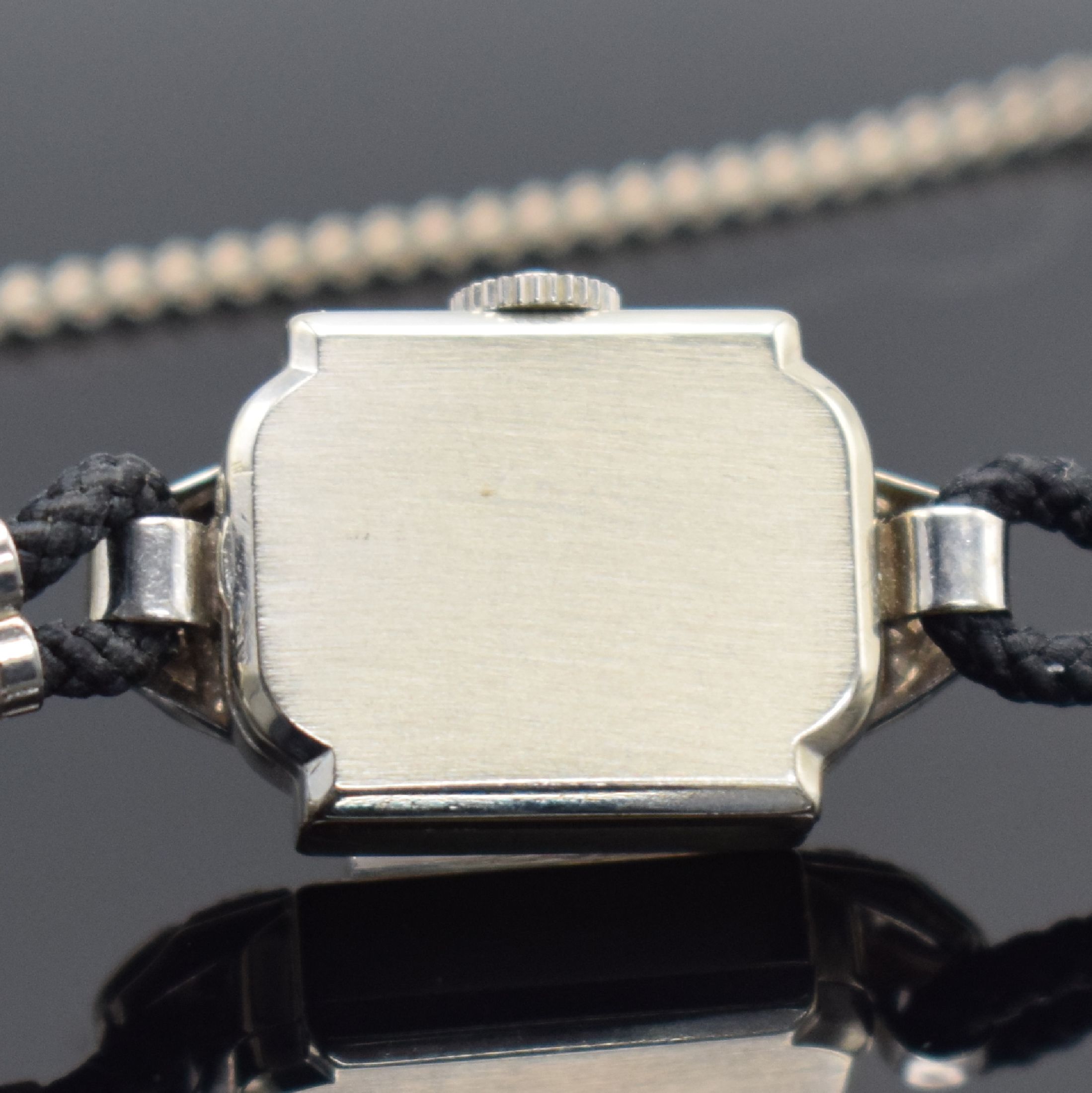 Detail e: MATHEY-TISSOT/LADY ELGIN/WITTNAUER 3 Art Deco Damenarmbanduhren in WG 585/000, Schweiz/USA um 1940, Handaufzug, alle Geh. teils m. Diamanten bes., ...