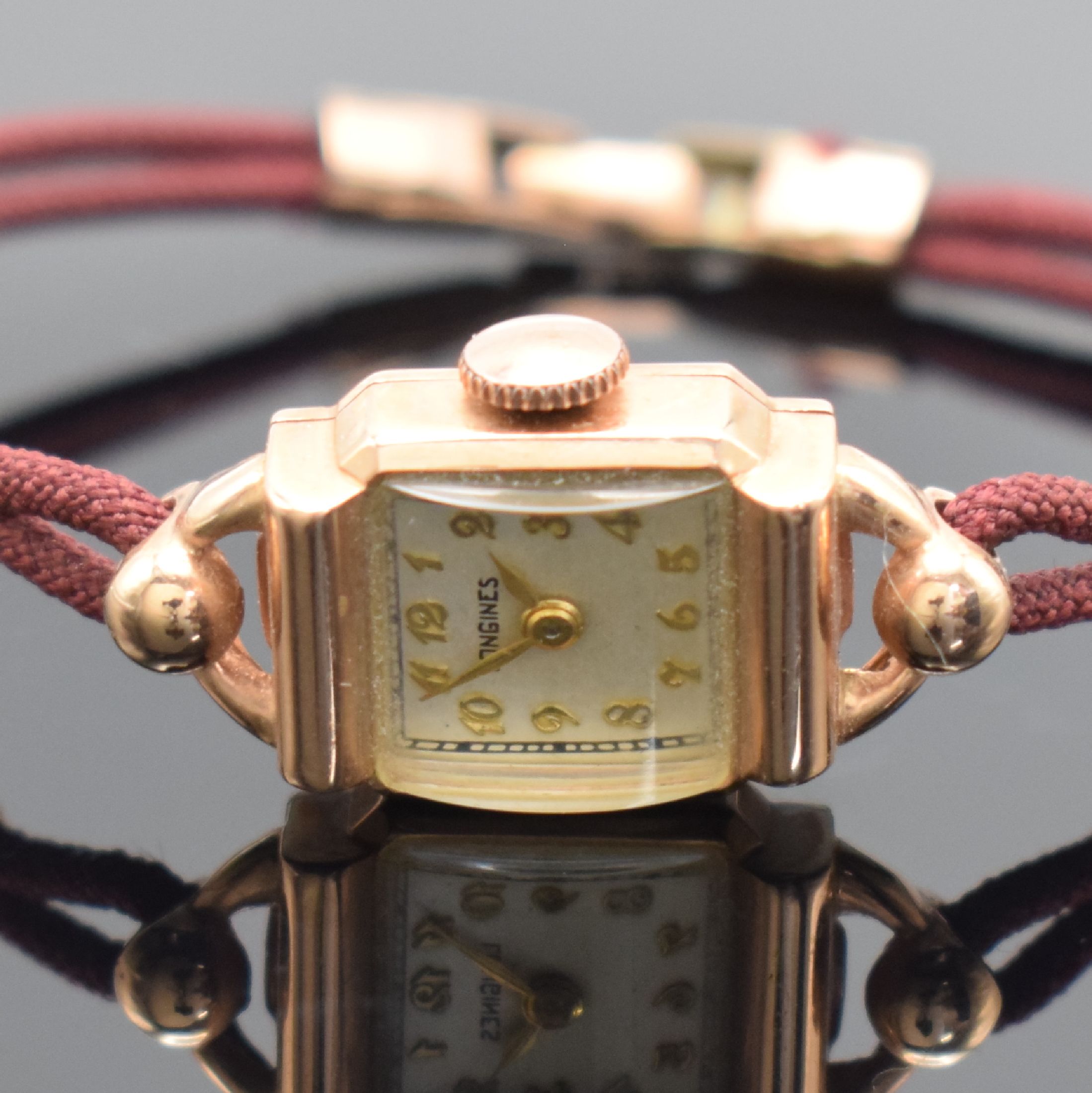 Detail e: LONGINES & Jaeger-LeCoultre 3 Armbanduhren in GG & RG 585/000, Schweiz/USA um 1950, 2x Handaufzug, 1x Backwinder, 1x 2-teiliges Gehäuse, 2 ...