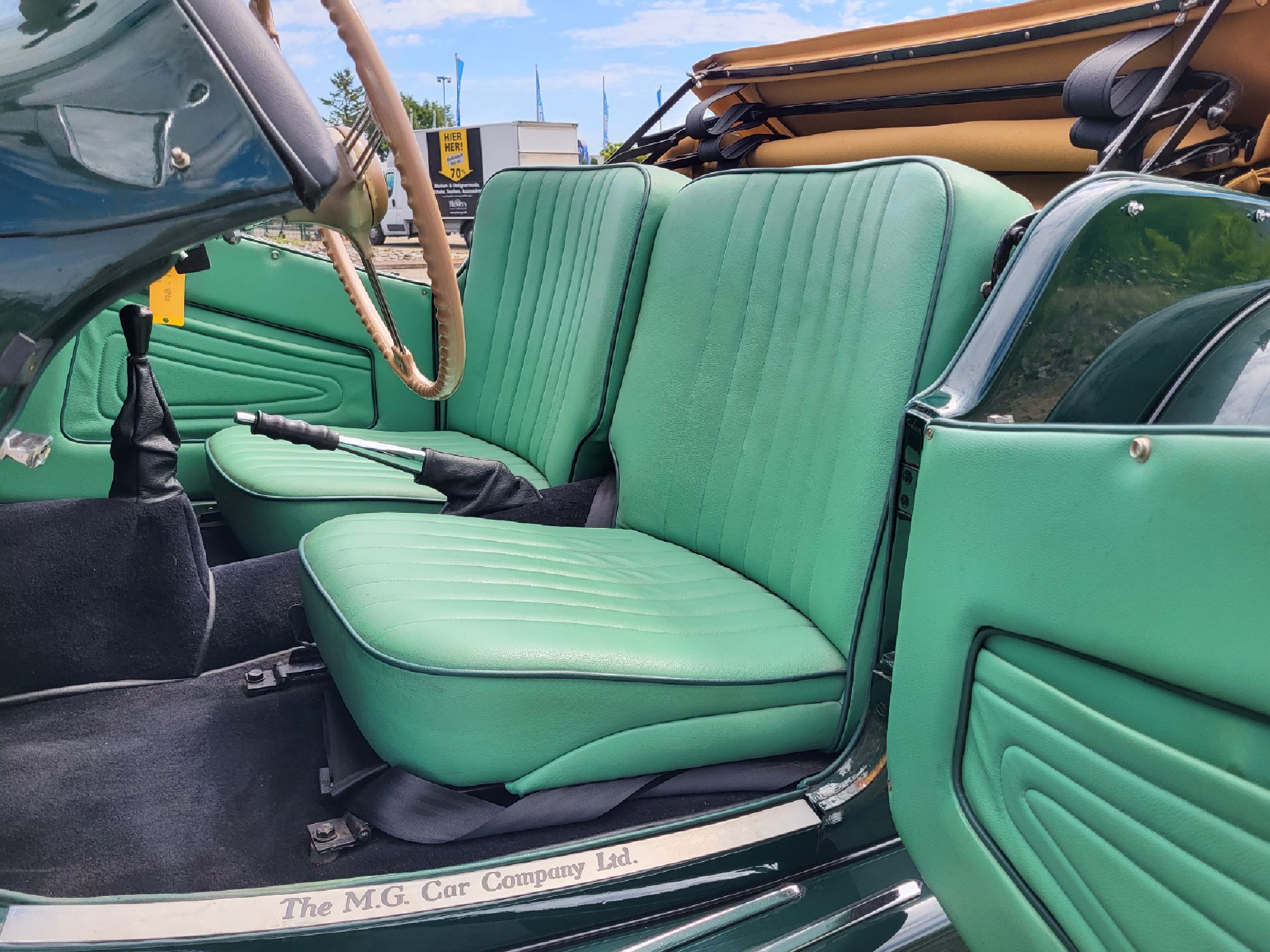 Detail f: MG - TF 1250 Roadster, EZ 01/1954, Fahrgestellnummer: HDA46Y3507 Motor. Nr. XPAG/TF 33258, Laufleistung ca. 55.500 km, 42 kW/ 57 PS, dieser aus einer ...