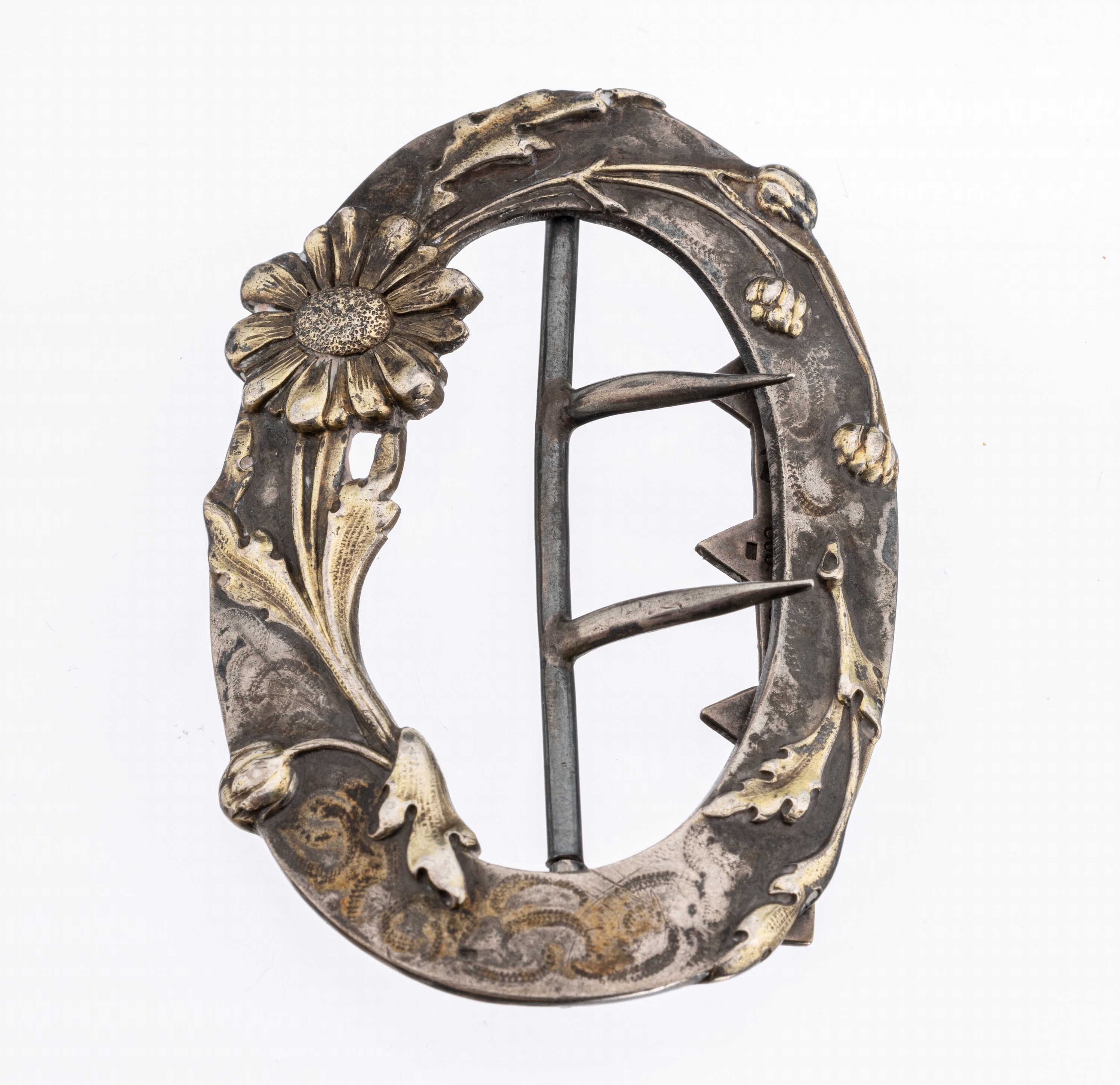 Detail b: Jugendstil-Gürtelschließe, deutsch um 1900, 800er Silber, teilvergoldet, Meistermarke Martin Mayer/Mainz, überaus feine Ausarbeitung mit ...