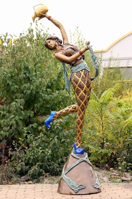 Image Tänzerin als Brunnenfigur, im ArtDéco-Stil