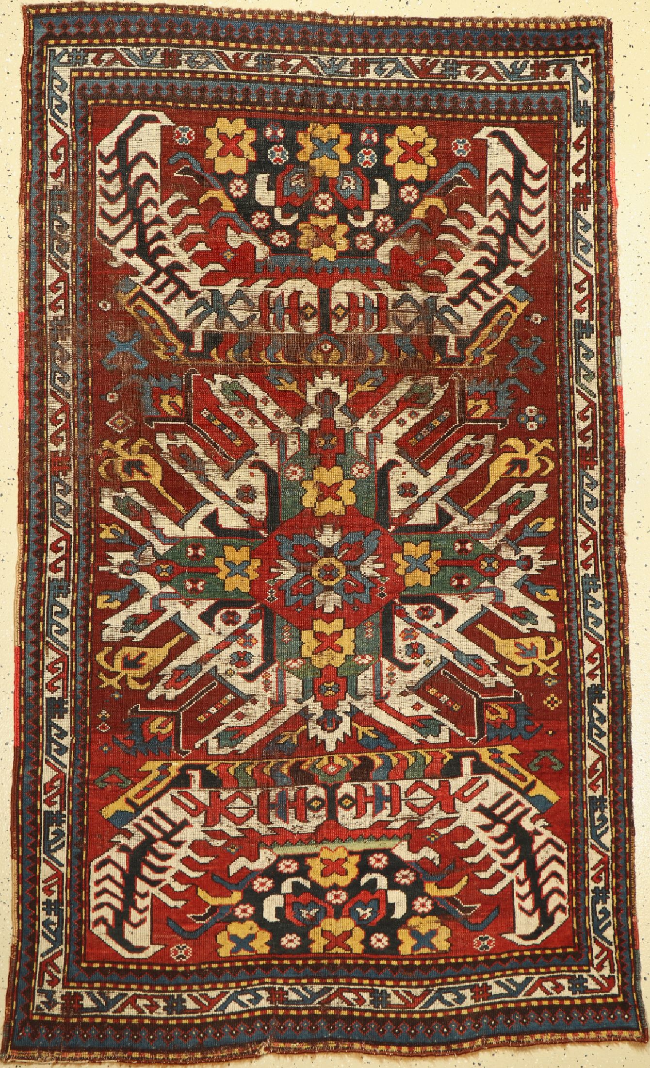 Tschelaberd "Adlerkazak", Kaukasus, Karabaghgebiet, anfang 19.Jhd, Wolle auf Wolle, ca. 214 x 132 cm, (Sunburst Typus), EHZ:(Alters-und ...