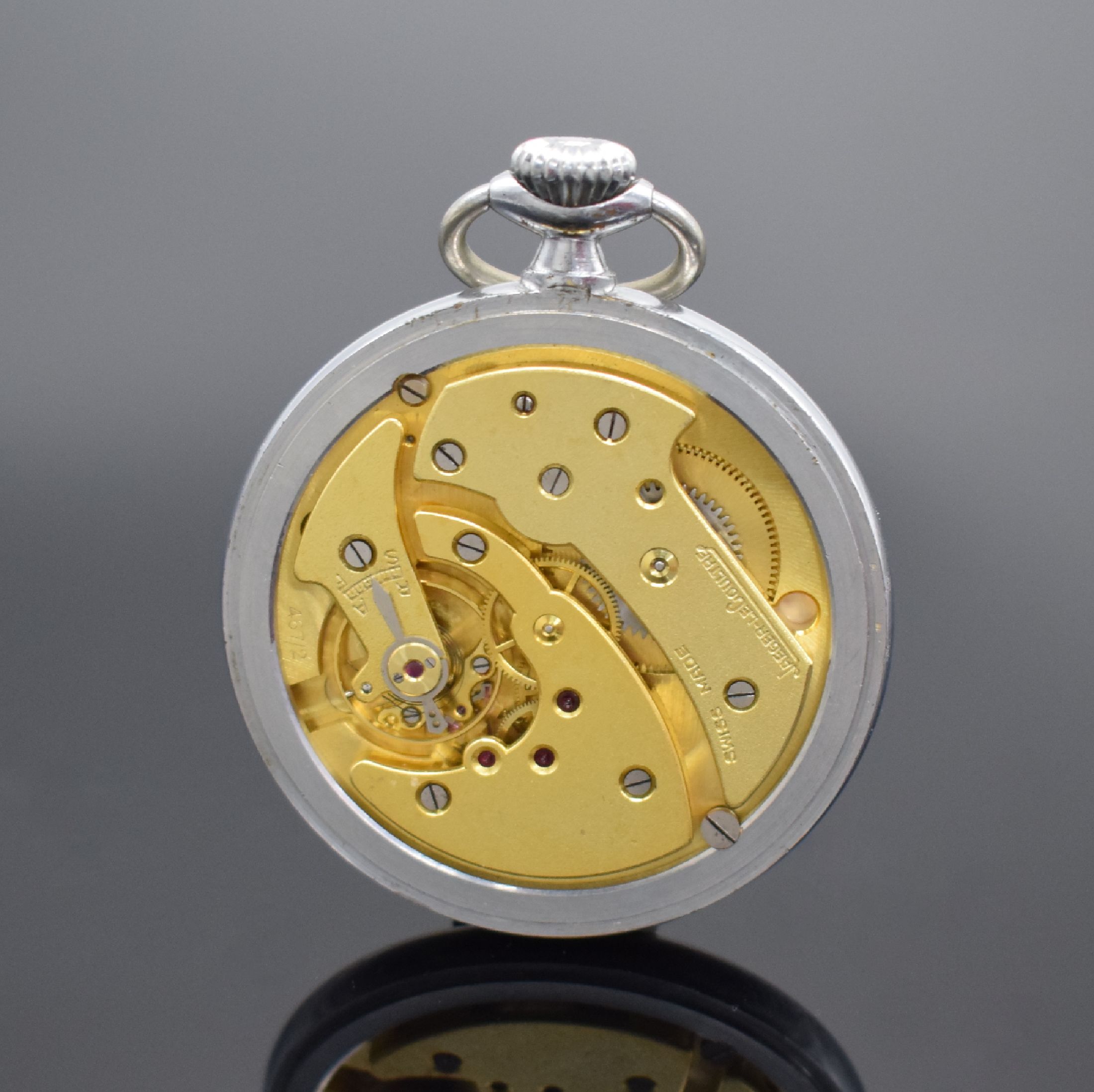Detail c: Jaeger-LeCoultre offene Herrentaschenuhr, Schweiz um 1940, verchr. Geh., Rückdeckel gedr., silb. Zifferbl. pat./fl., Lack teils abgenutzt/nicht ...