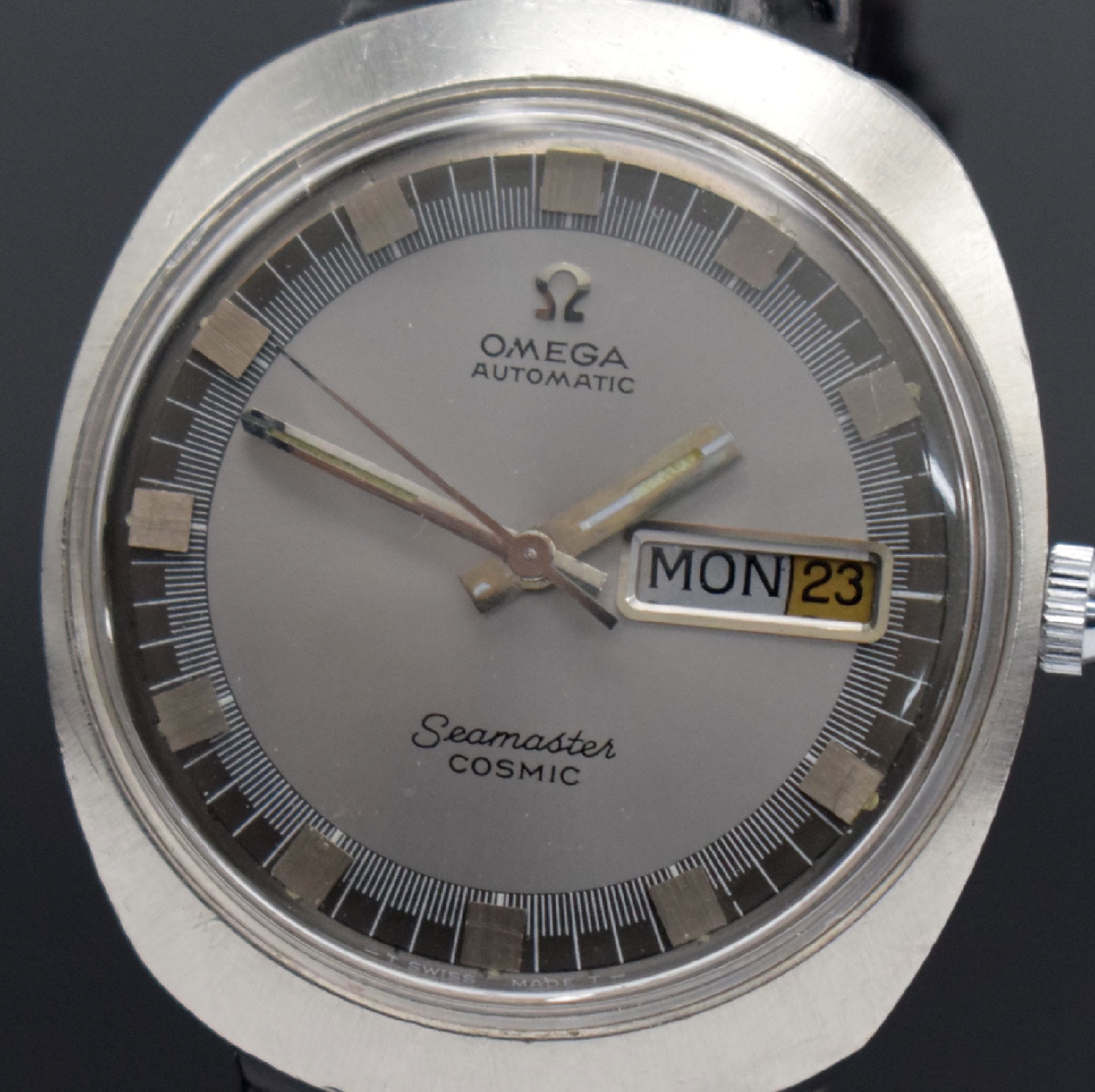 Detail a: OMEGA Seamaster Cosmic Herrenarmbanduhr, Schweiz um 1969, Automatik, Ref. 166.035, Monocoque-Geh. in Stahl, schönes silb. Duoton-Zifferbl., silb. ...