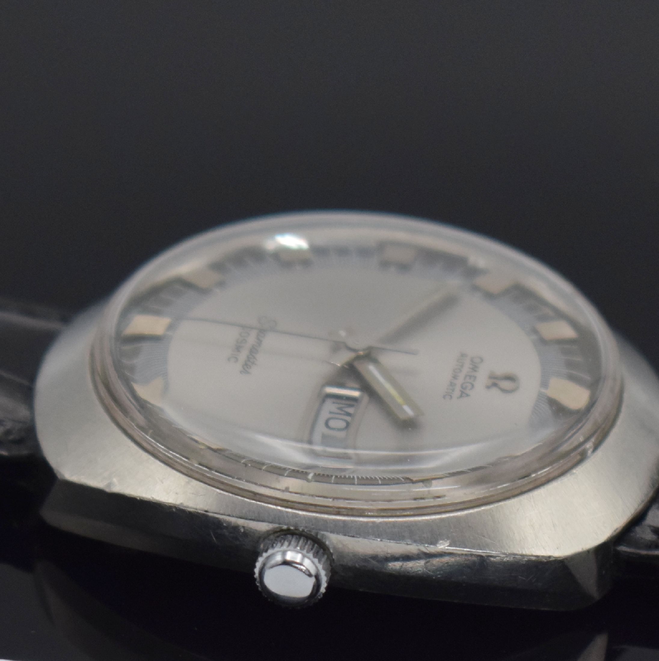Detail c: OMEGA Seamaster Cosmic Herrenarmbanduhr, Schweiz um 1969, Automatik, Ref. 166.035, Monocoque-Geh. in Stahl, schönes silb. Duoton-Zifferbl., silb. ...
