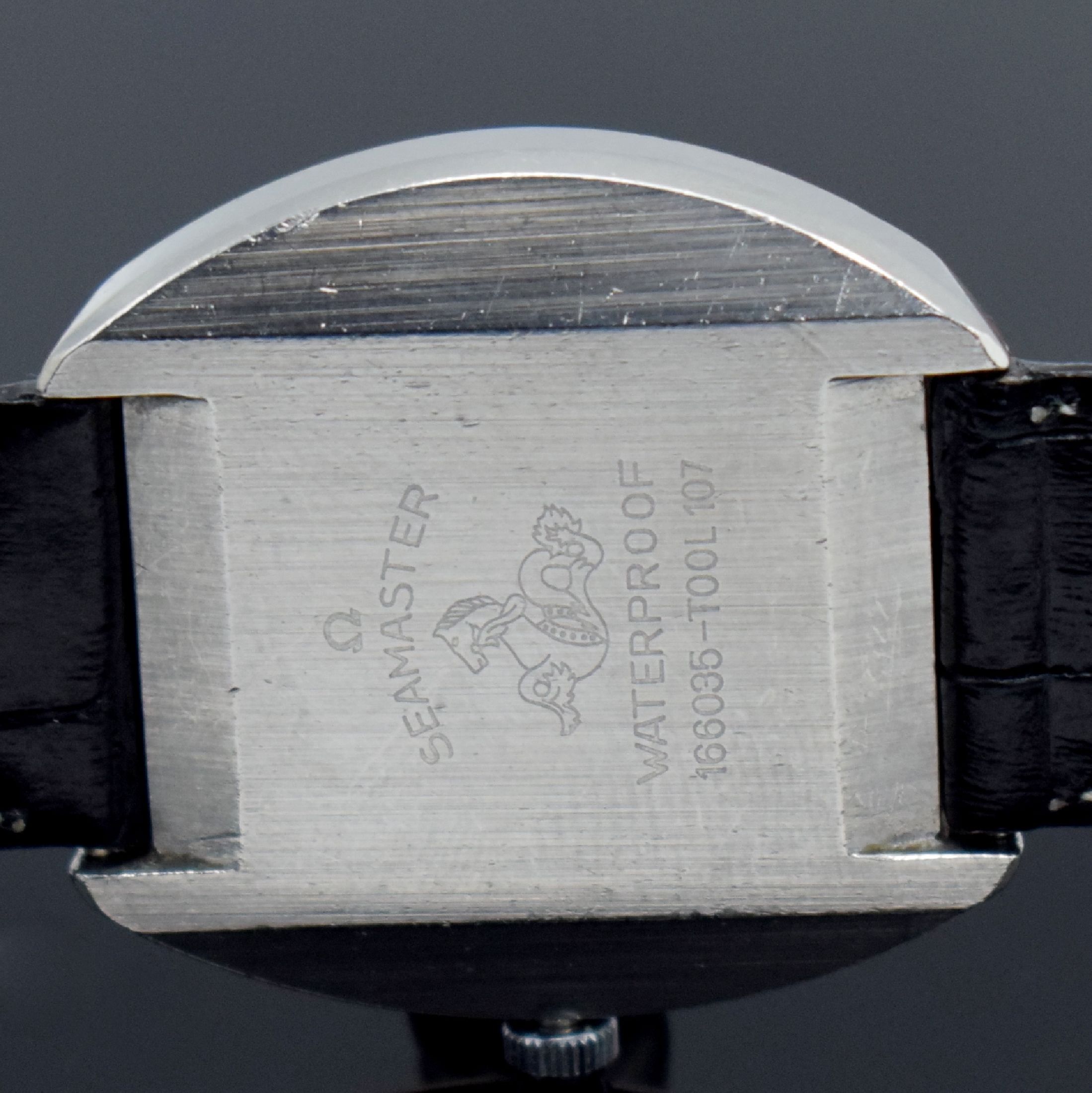 Detail e: OMEGA Seamaster Cosmic Herrenarmbanduhr, Schweiz um 1969, Automatik, Ref. 166.035, Monocoque-Geh. in Stahl, schönes silb. Duoton-Zifferbl., silb. ...