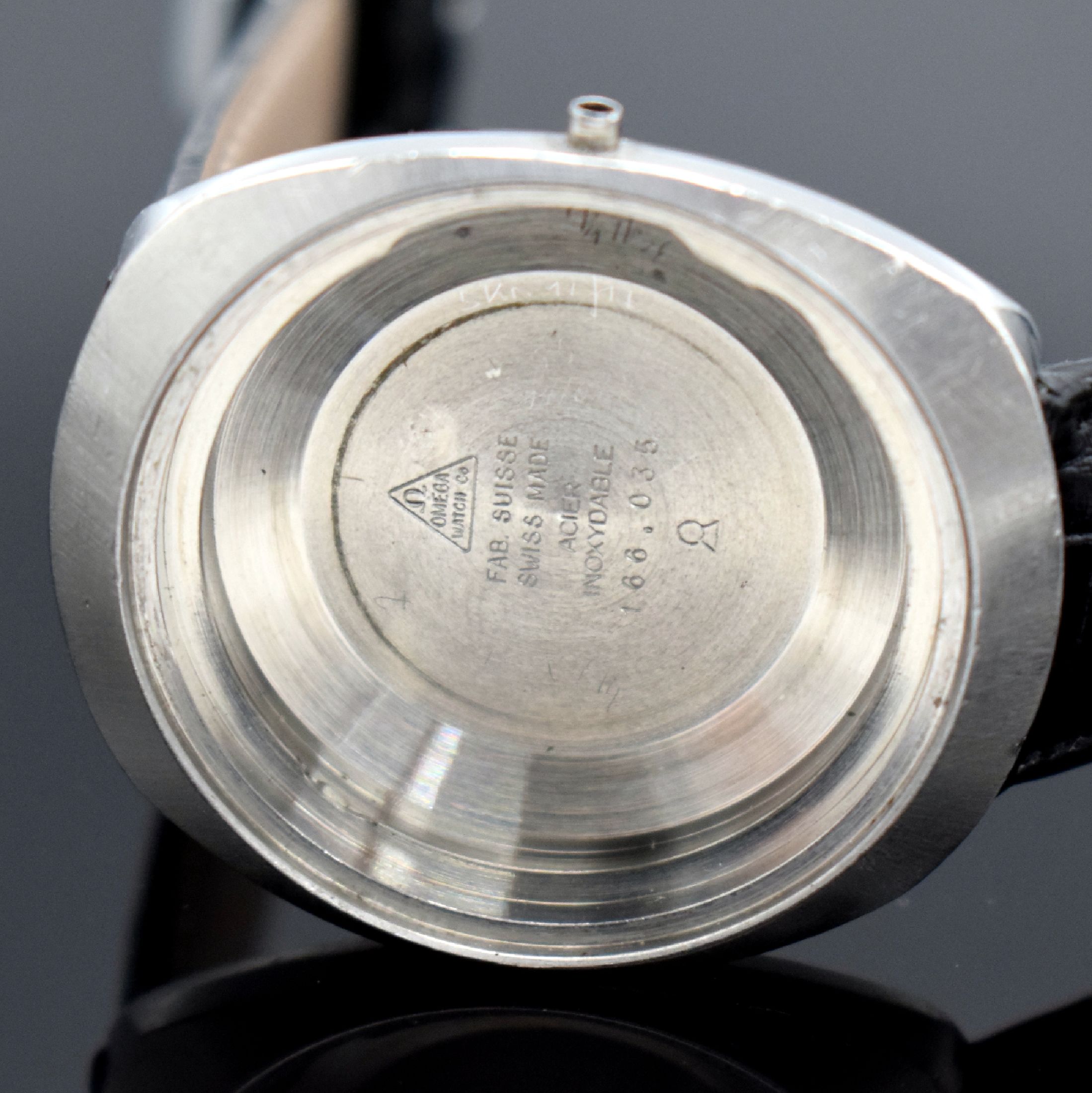 Detail f: OMEGA Seamaster Cosmic Herrenarmbanduhr, Schweiz um 1969, Automatik, Ref. 166.035, Monocoque-Geh. in Stahl, schönes silb. Duoton-Zifferbl., silb. ...