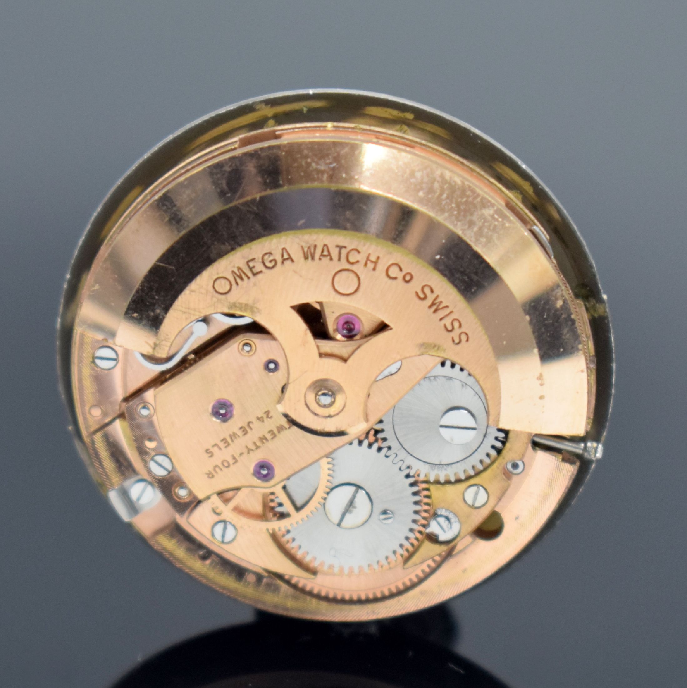 Detail i: OMEGA Seamaster Cosmic Herrenarmbanduhr, Schweiz um 1969, Automatik, Ref. 166.035, Monocoque-Geh. in Stahl, schönes silb. Duoton-Zifferbl., silb. ...