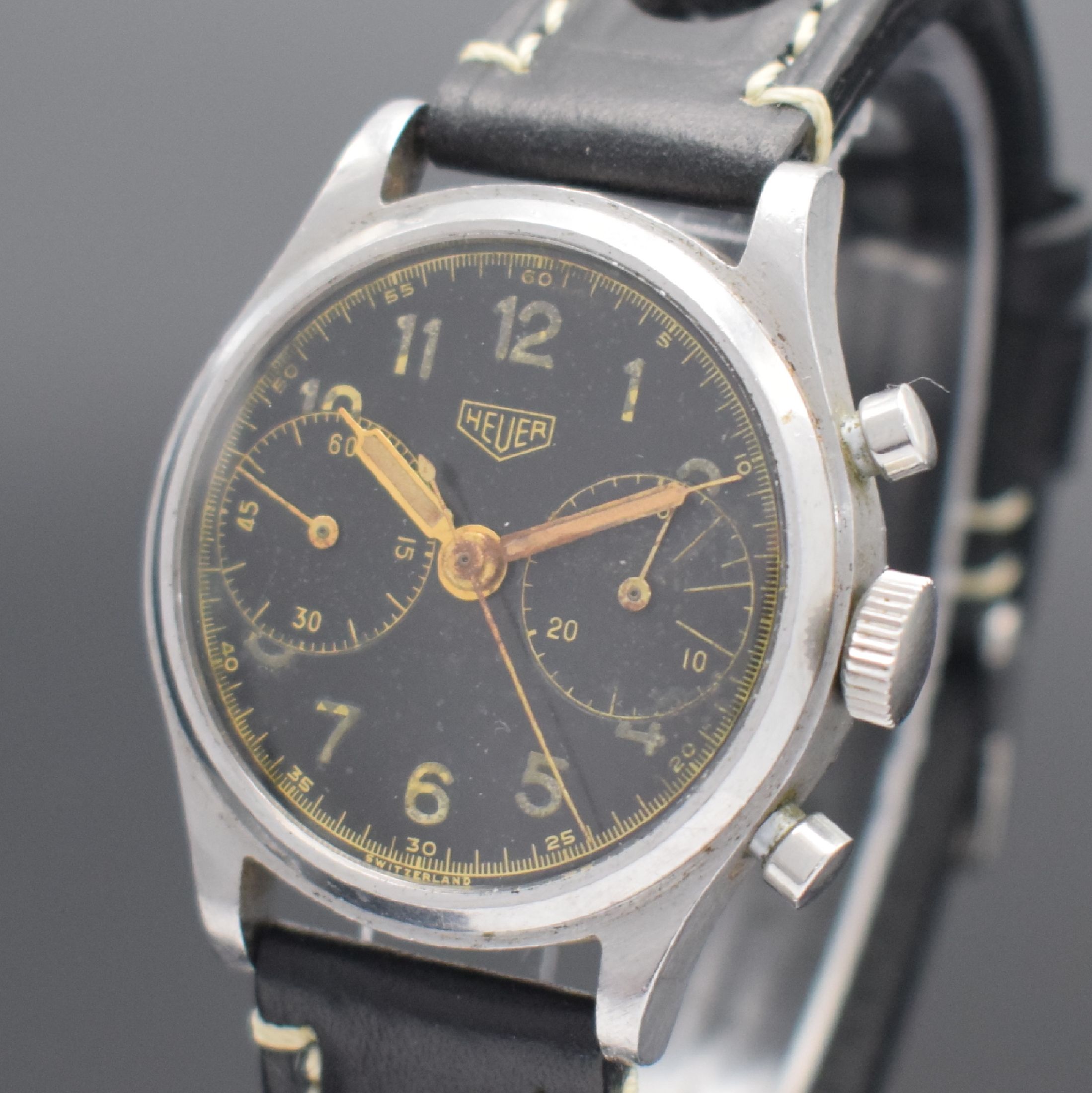 Detail a: HEUER seltener Schaltradchronograph mit Kaliber Valjoux 23 in Edelstahl, Schweiz um 1950, Handaufzug, sign. Boden geschr., schwarzes orig. ...