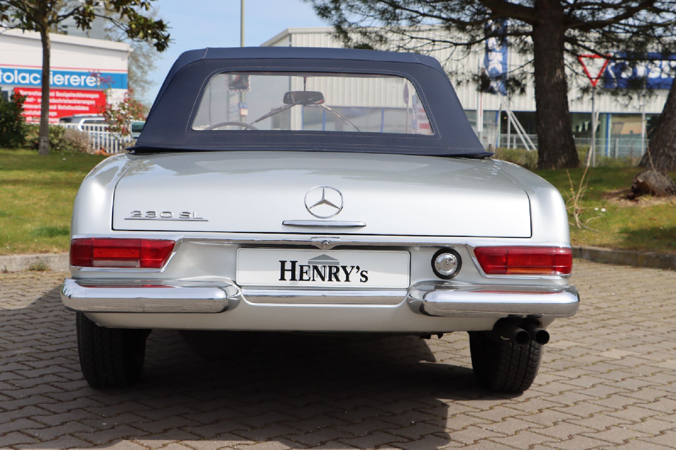 Detail c: Mercedes Benz 230 SL Pagode, EZ 04/1964, Fahrgestellnummer: 11304210004713, Laufleistung ca. 38.500 km abgelesen, 110 kW/150 PS, HU Neu 09/2025, ...